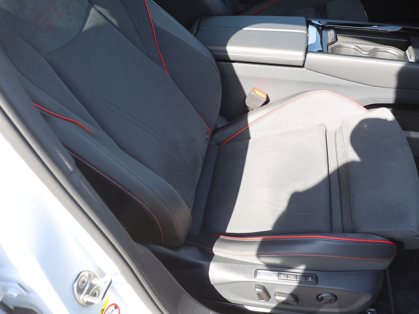 Volkswagen ID.7 Tourer GTX, Panoramadach, AHK, Navi, LED-Matrix, Soundsystem