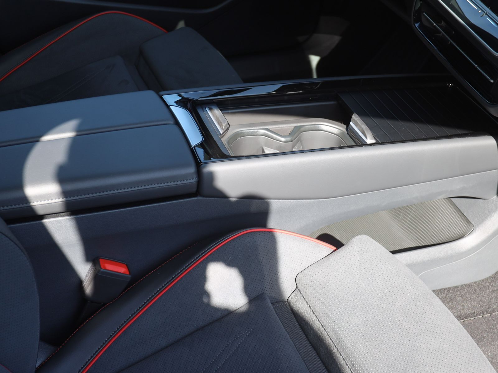 Volkswagen ID.7 Tourer GTX, Panoramadach, AHK, Navi, LED-Matrix, Soundsystem