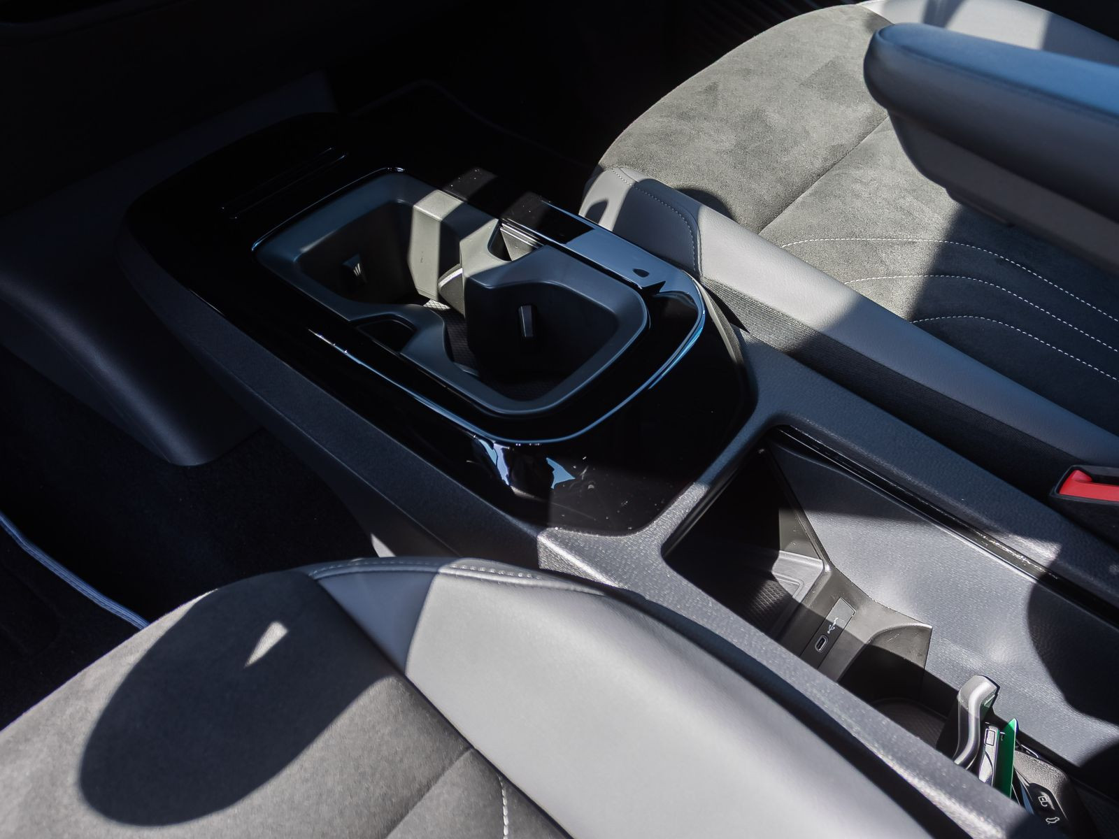 Volkswagen ID.4 Pure Performance, Navi, LED, App-Connect, Standklimatisierung