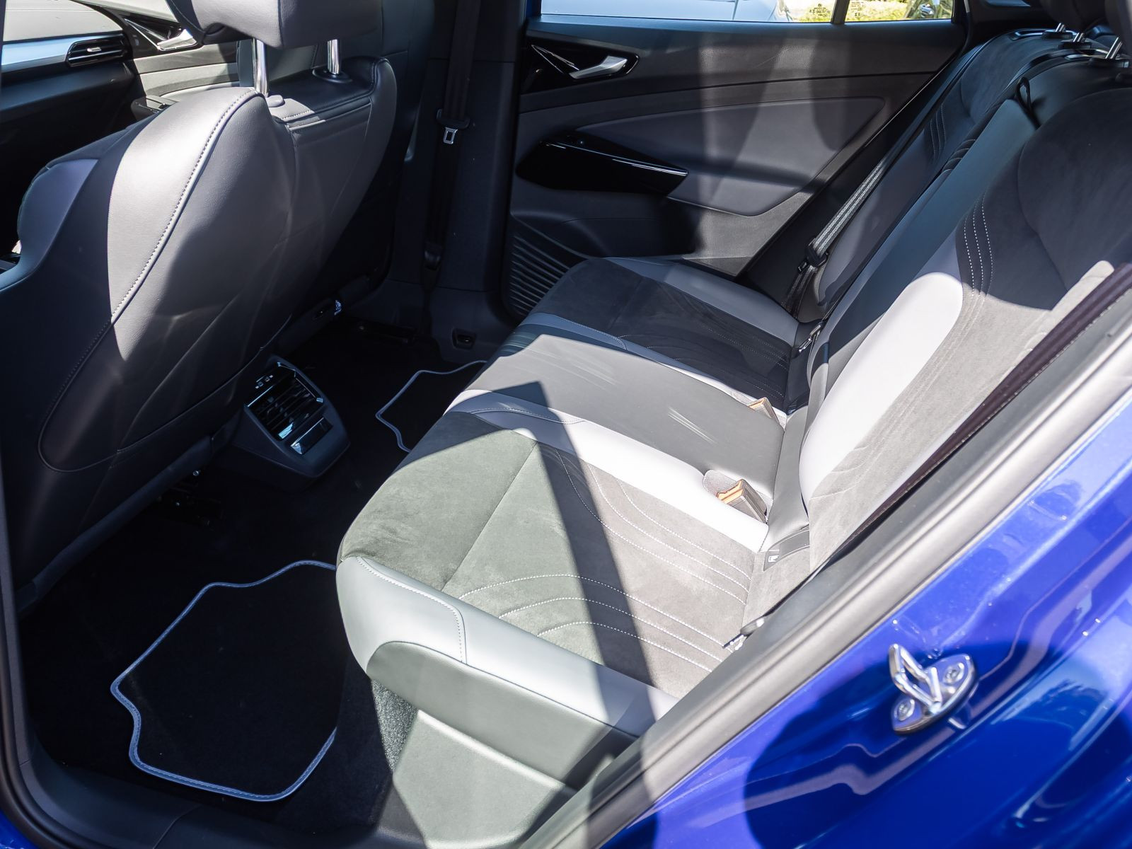 Volkswagen ID.4 Pure Performance, Navi, LED, App-Connect, Standklimatisierung