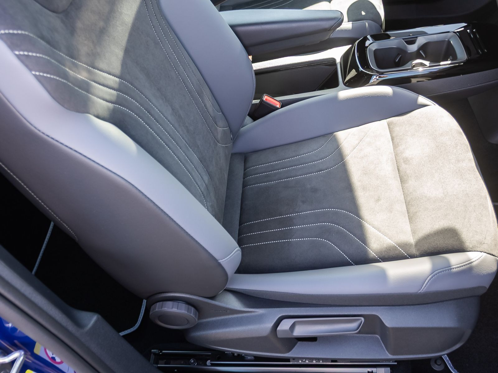 Volkswagen ID.4 Pure Performance, Navi, LED, App-Connect, Standklimatisierung