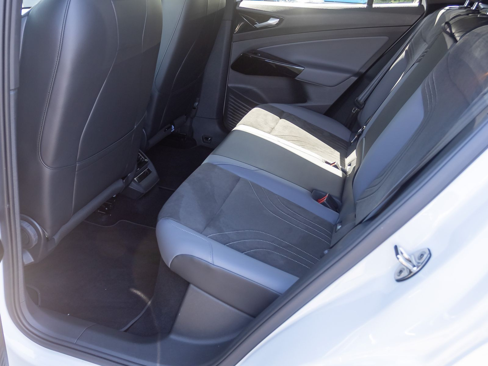 Volkswagen ID.4 Pure Performance, Navi, LED-Matrix, App-Connect, Rückfahrkamera