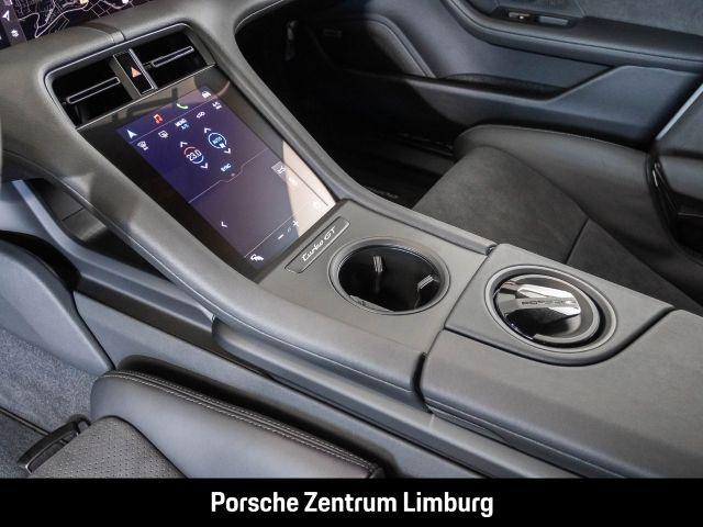 Porsche Taycan Turbo GT mit Weissach-Paket LED-Matrix