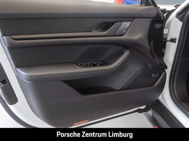 Porsche Taycan Turbo GT mit Weissach-Paket LED-Matrix