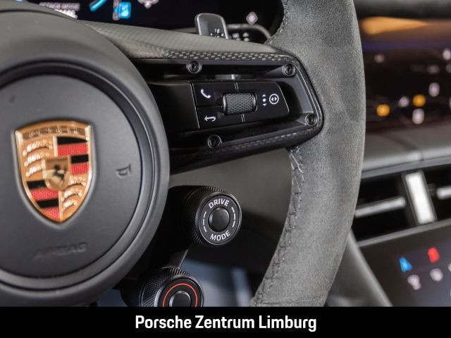 Porsche Taycan Turbo GT mit Weissach-Paket LED-Matrix