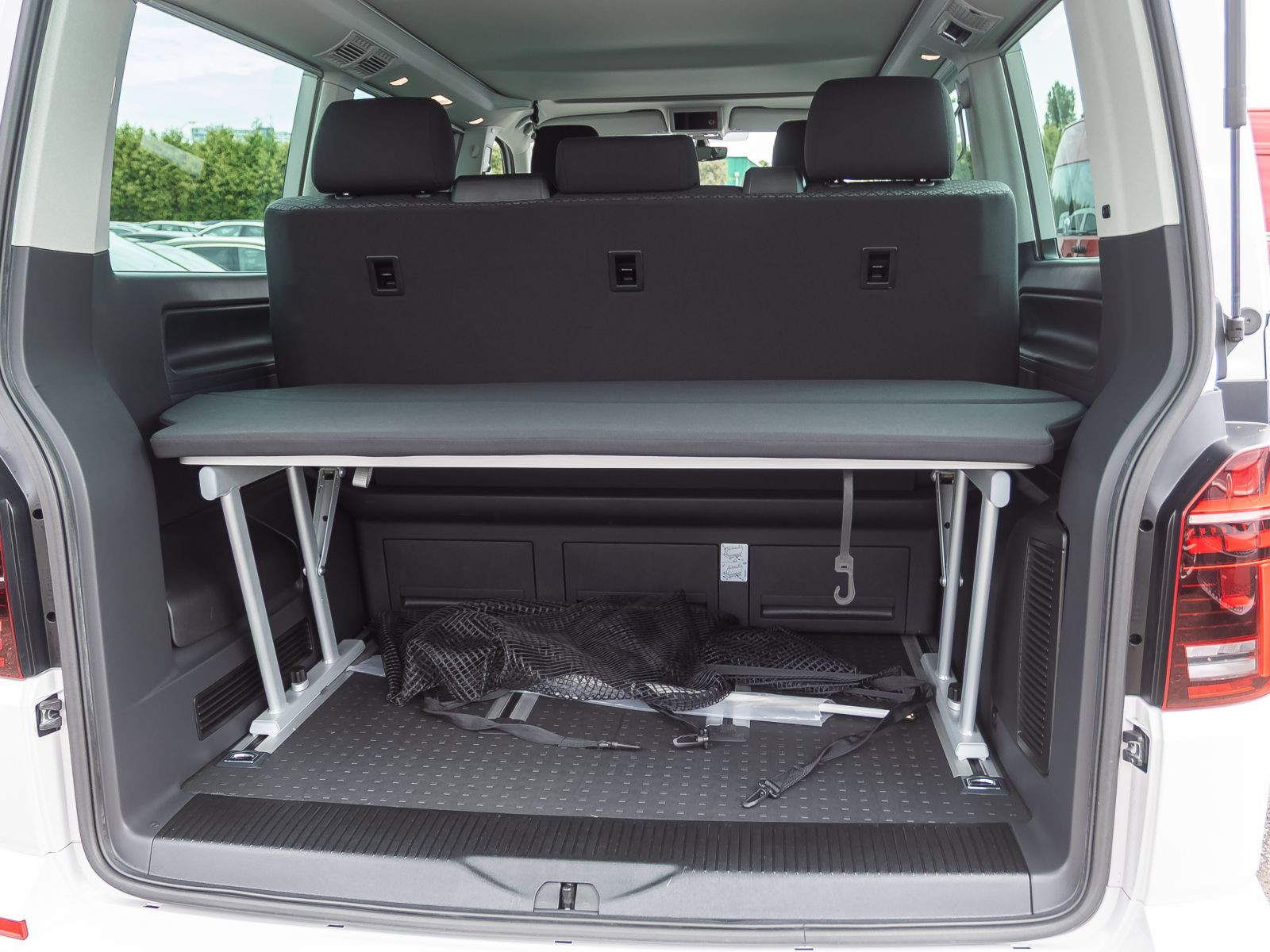 Volkswagen T6.1 California Beach 2.0TDI DSG Navi LED Standhzg ACC AHK