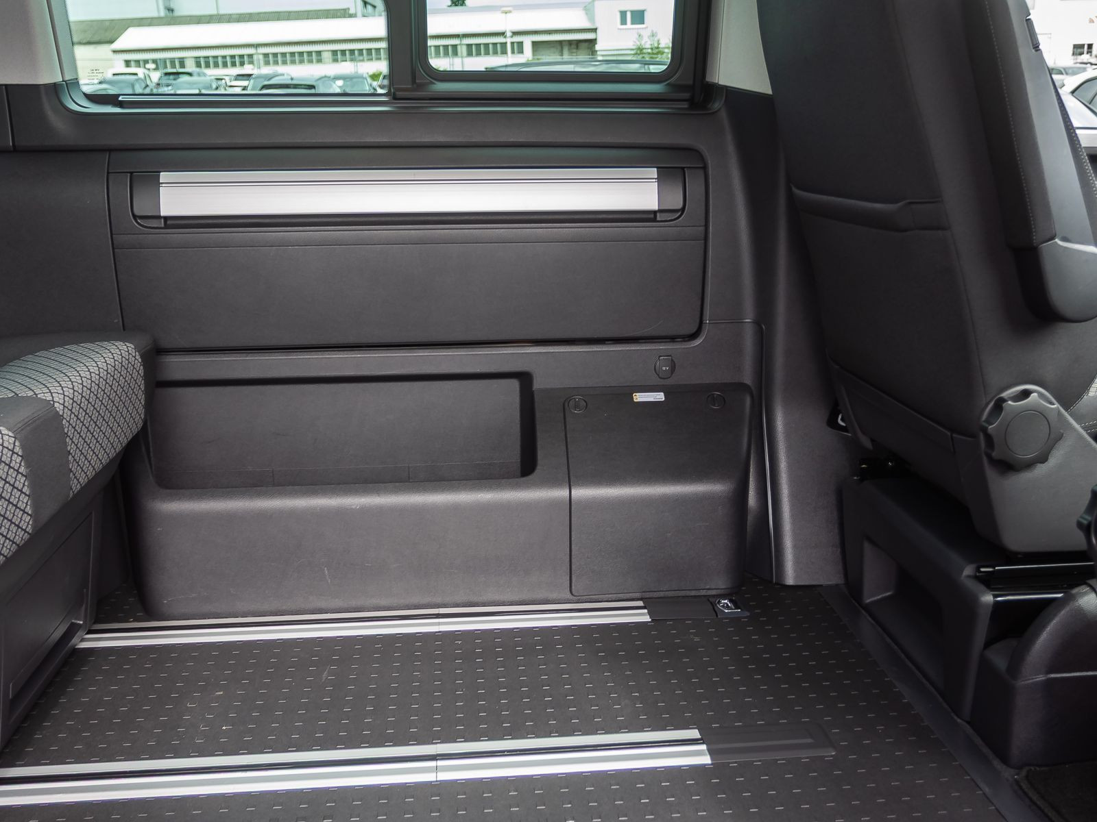 Volkswagen T6.1 California Beach 2.0TDI DSG Navi LED Standhzg ACC AHK
