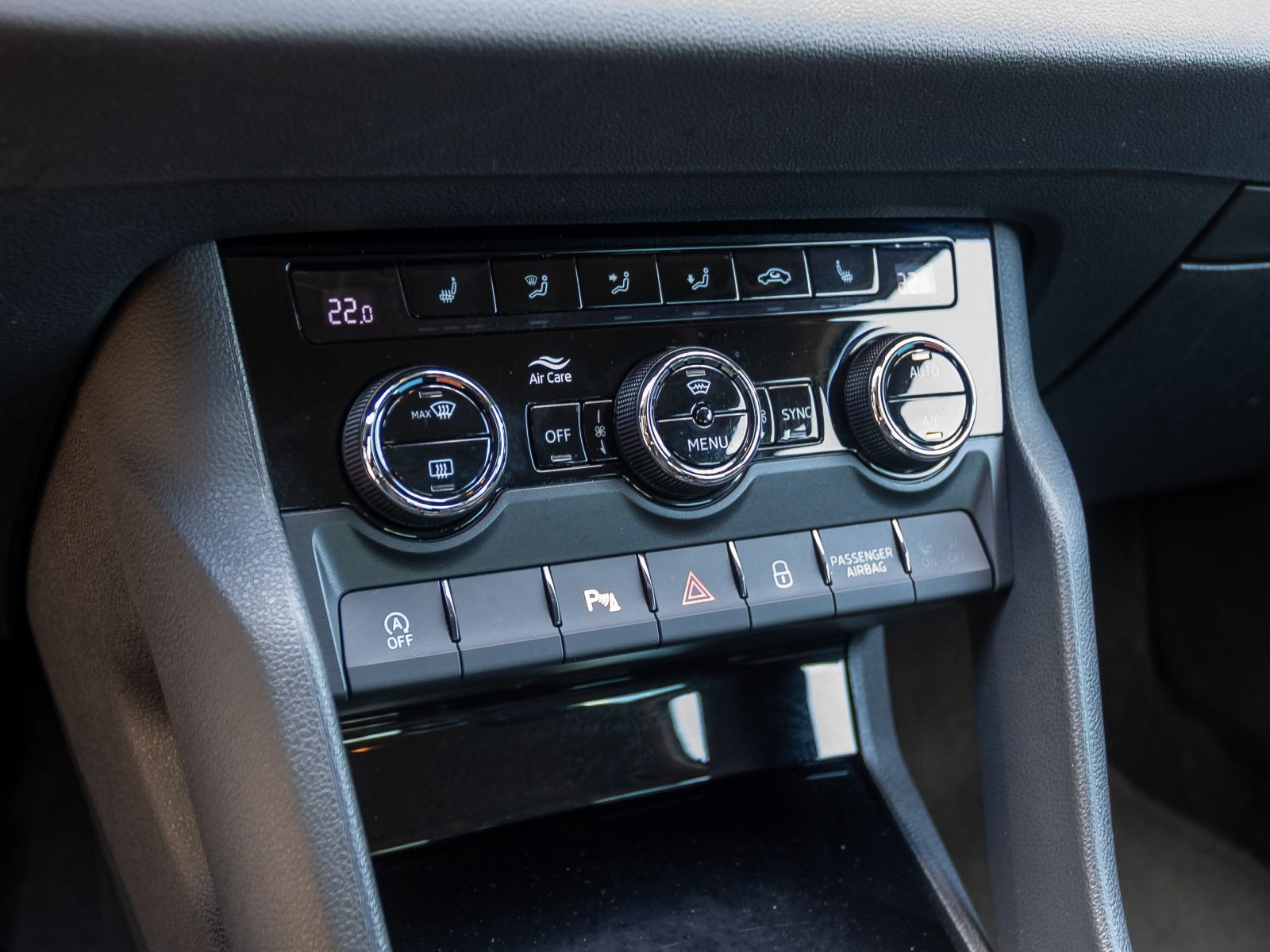 Skoda Karoq Style 1.6TDI Navi LED CarPlay GRA EPH