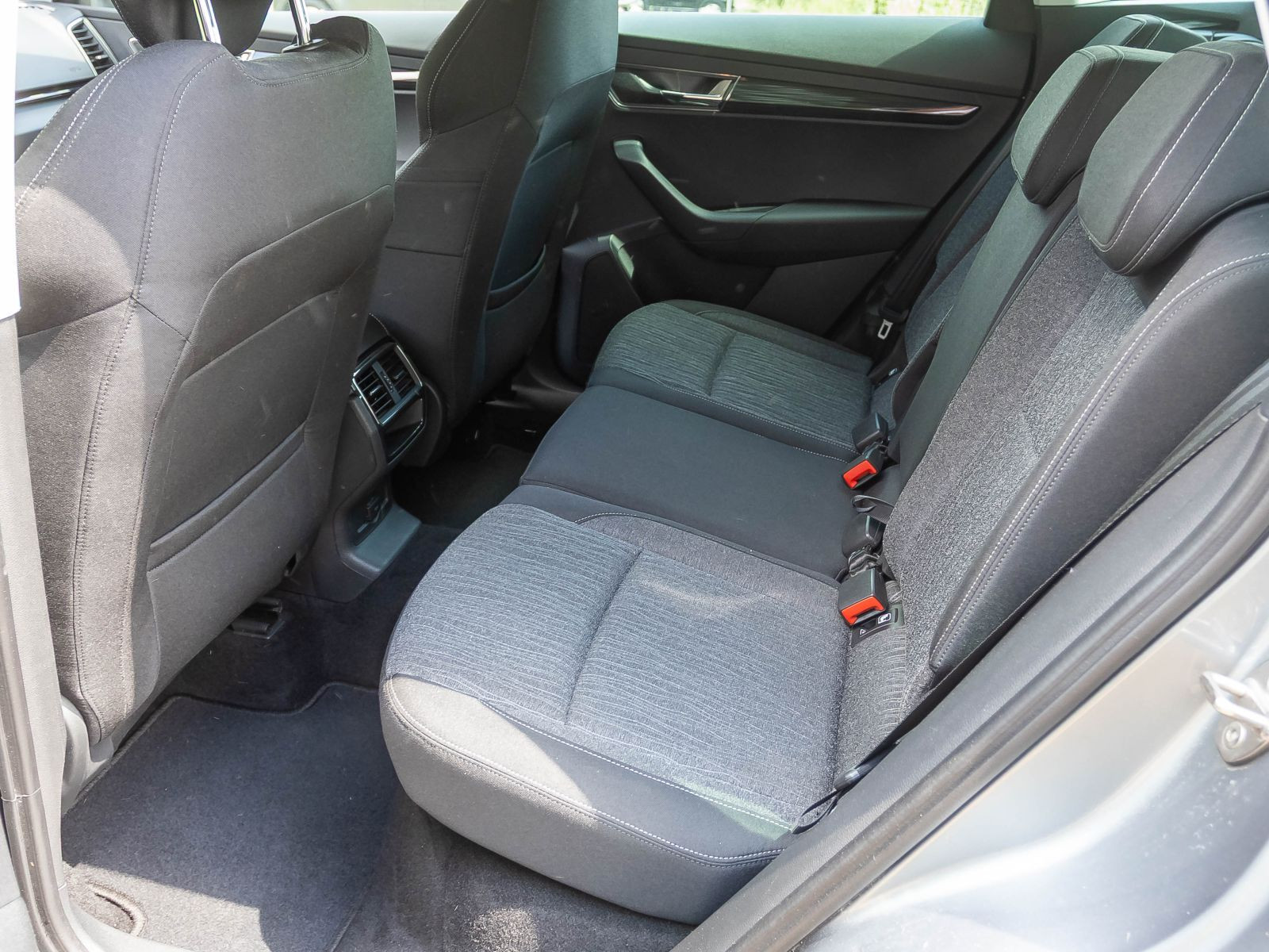 Skoda Karoq Style 1.6TDI Navi LED CarPlay GRA EPH