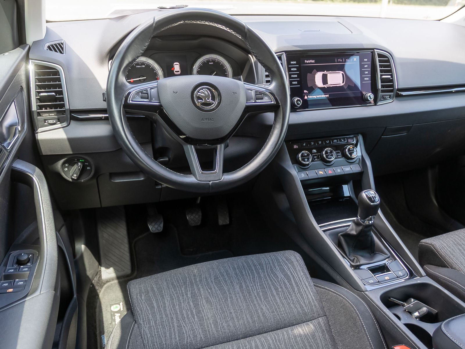 Skoda Karoq Style 1.6TDI Navi LED CarPlay GRA EPH