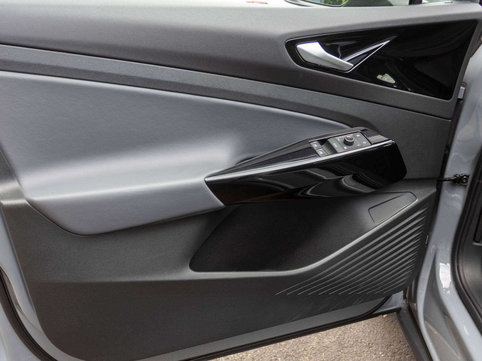 Volkswagen ID.5 Pro Performance, LED-Matrix, Panoramadach, Navi, Soundsystem, App-Connect