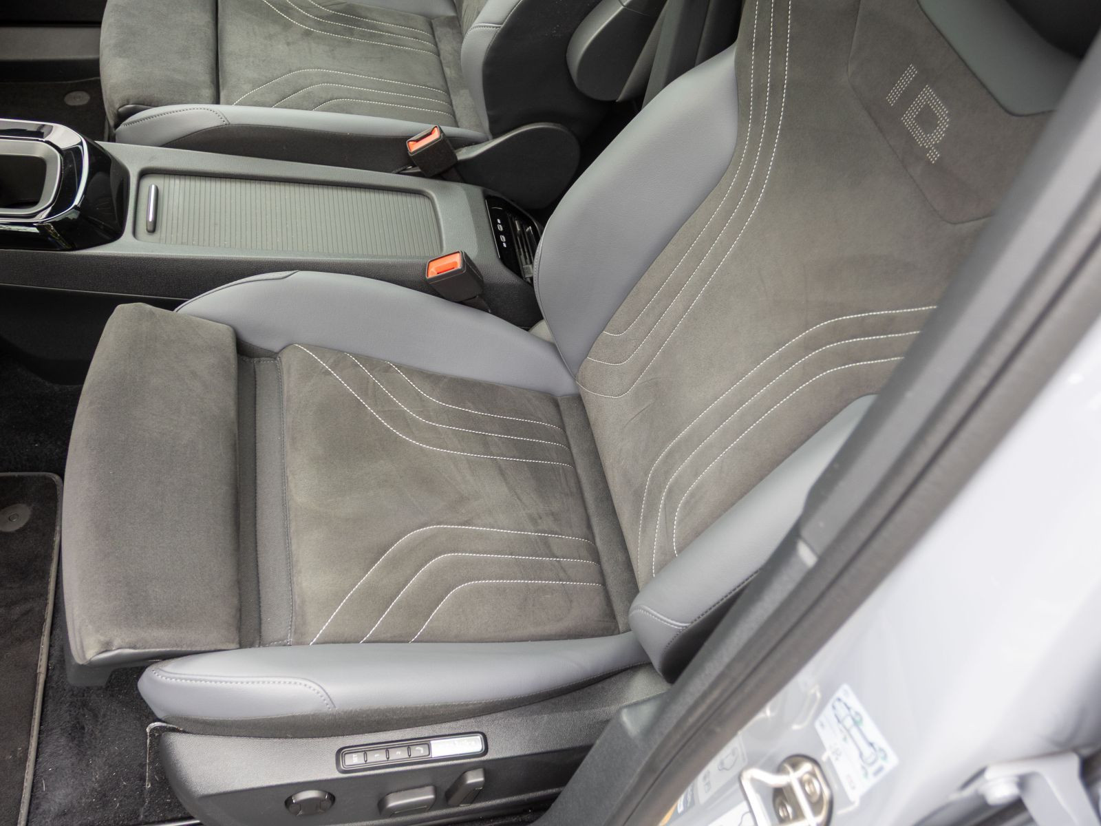 Volkswagen ID.5 Pro Performance, LED-Matrix, Panoramadach, Navi, Soundsystem, App-Connect