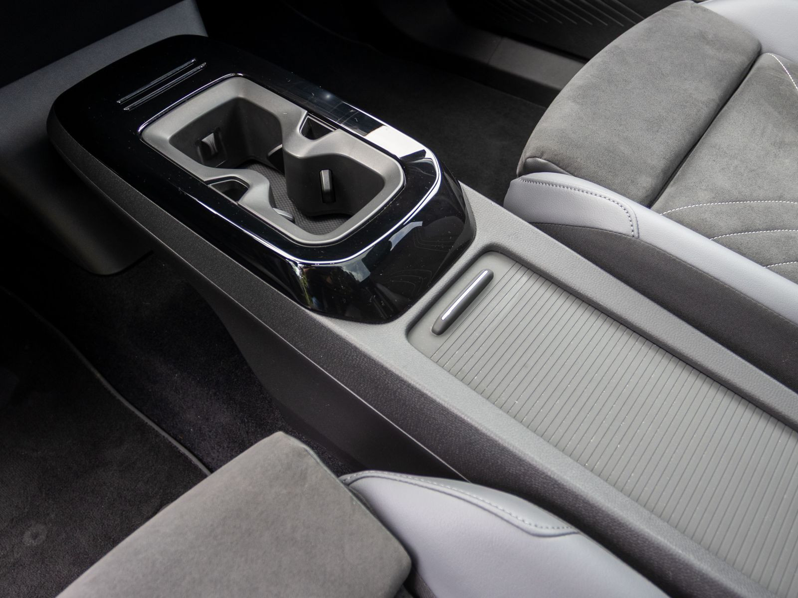 Volkswagen ID.5 Pro Performance, LED-Matrix, Panoramadach, Navi, Soundsystem, App-Connect