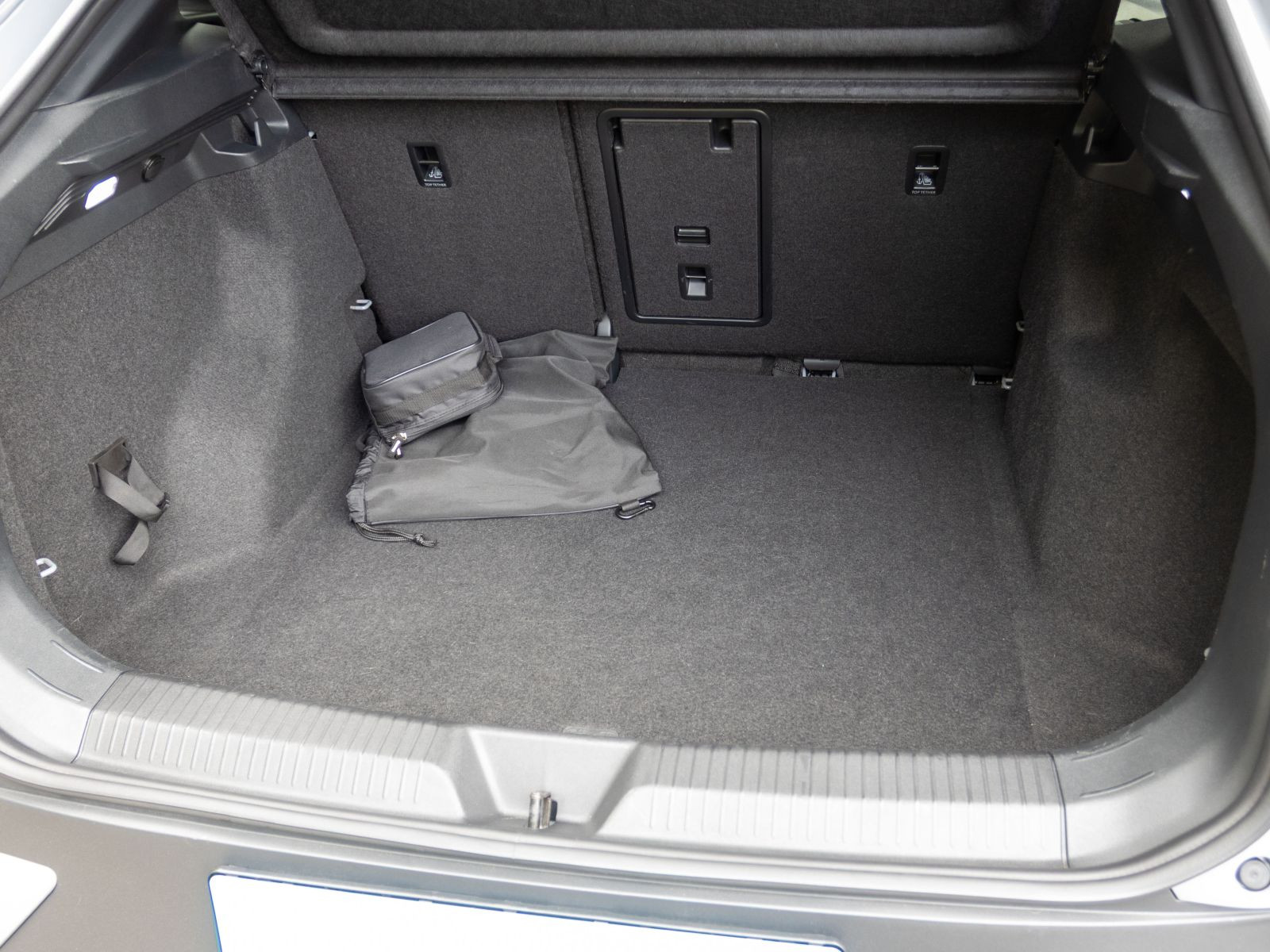 Volkswagen ID.5 Pro Performance, LED-Matrix, Panoramadach, Navi, Soundsystem, App-Connect