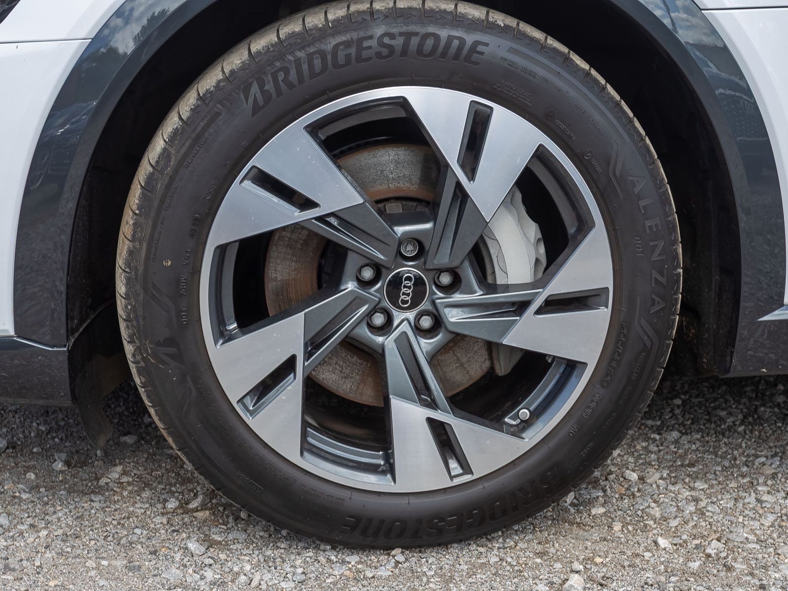 Audi Q8 e-tron Advanced 50 Navi Matrix Standklima Panorama