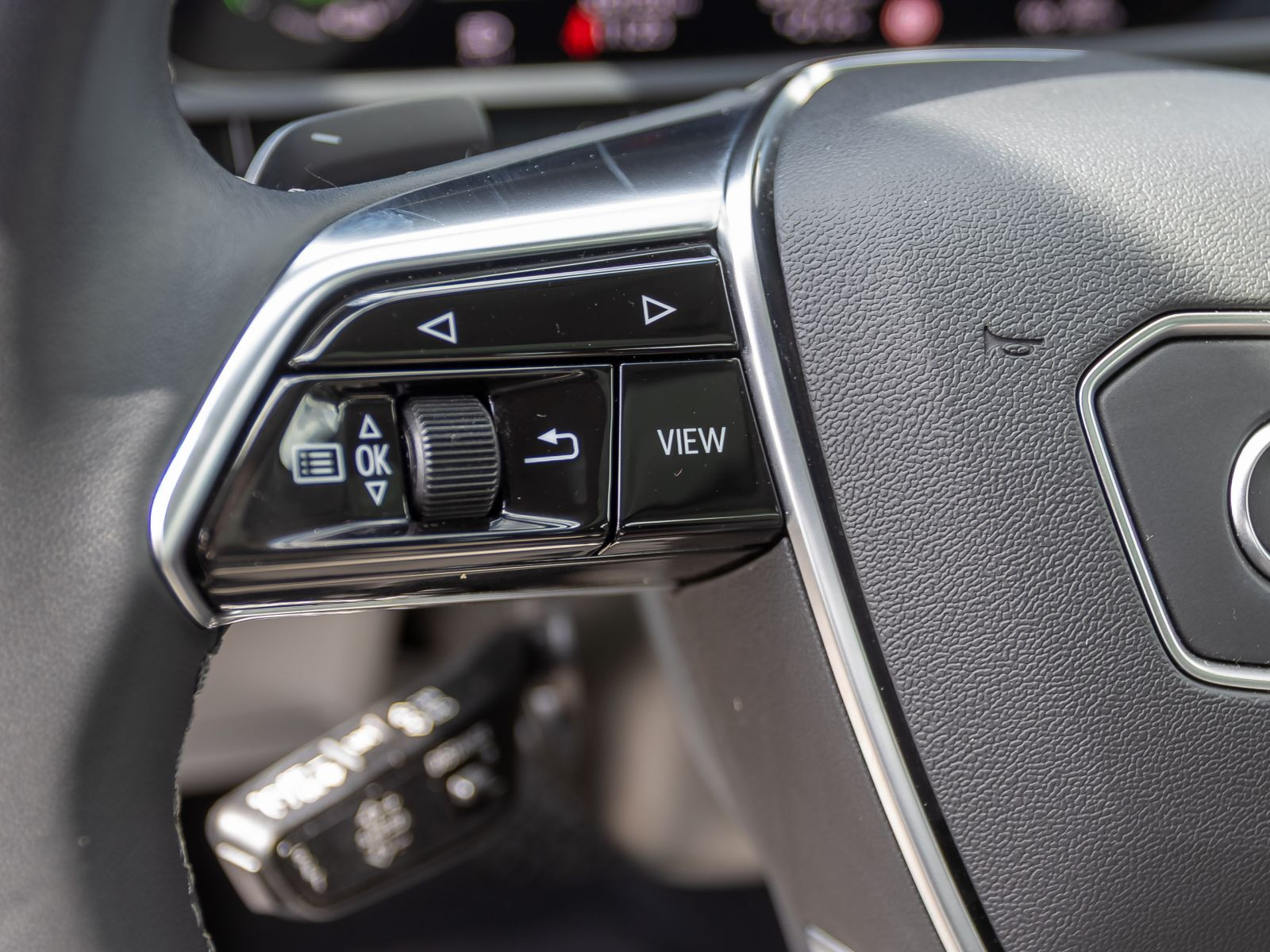 Audi Q8 e-tron Advanced 50 Navi Matrix Standklima Panorama