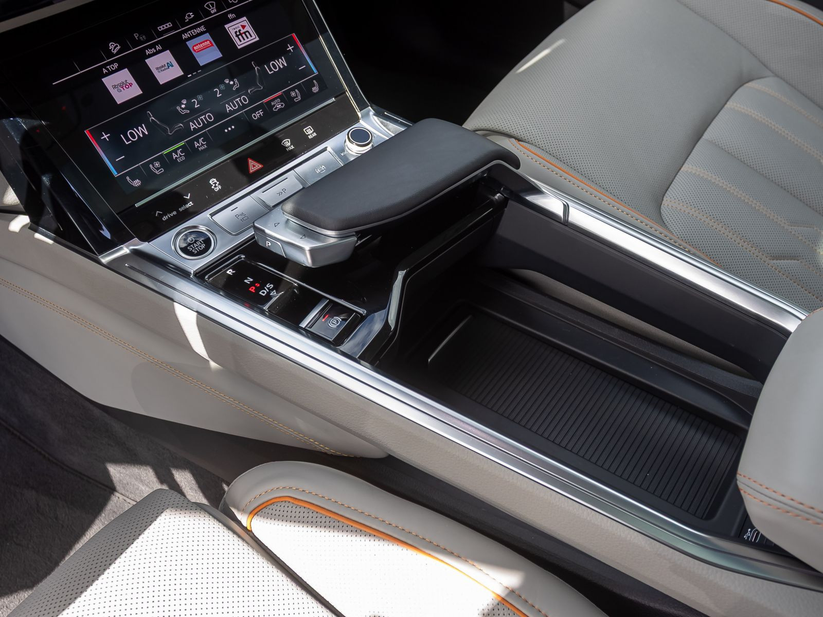 Audi Q8 e-tron Advanced 50 Navi Matrix Standklima Panorama