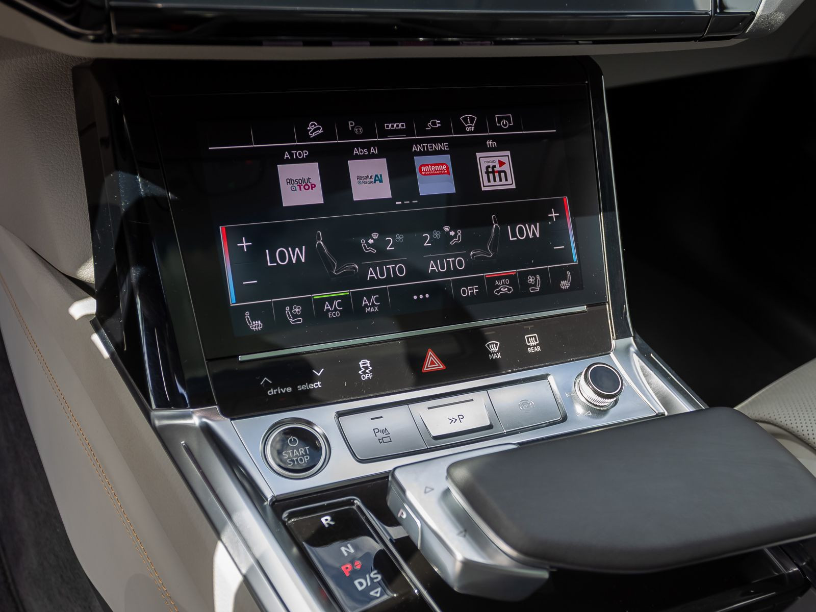 Audi Q8 e-tron Advanced 50 Navi Matrix Standklima Panorama
