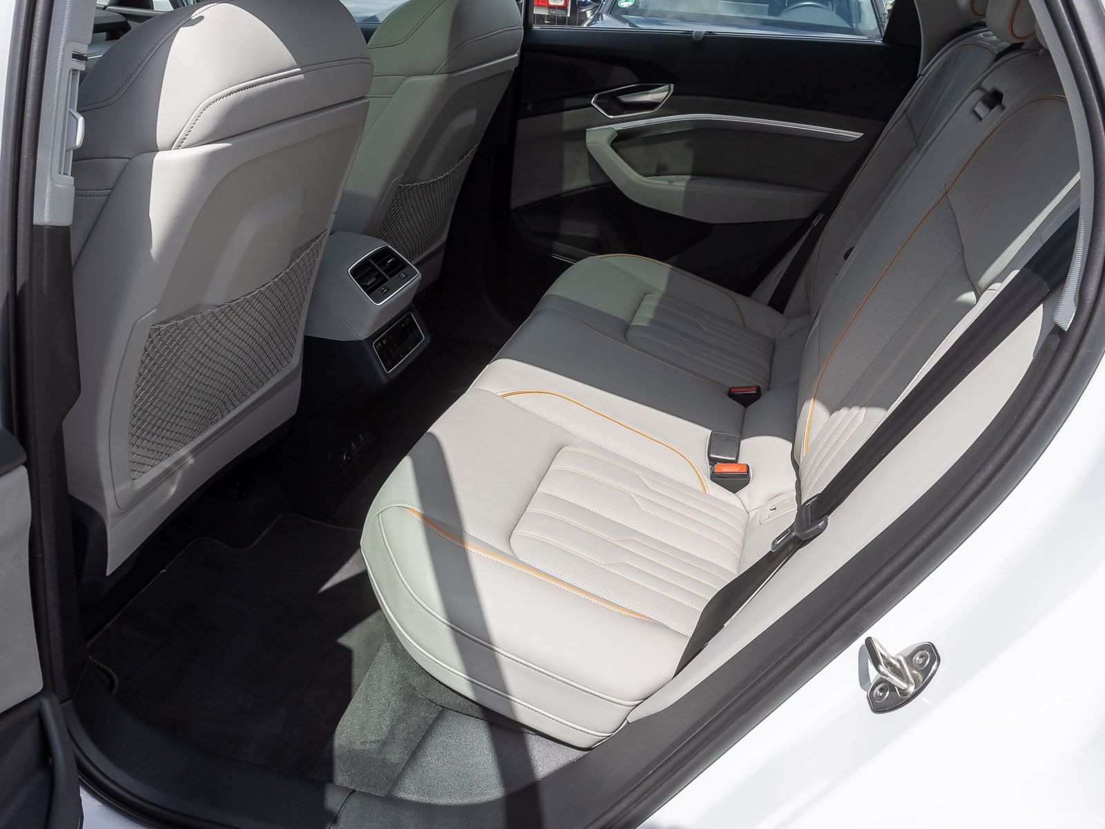 Audi Q8 e-tron Advanced 50 Navi Matrix Standklima Panorama