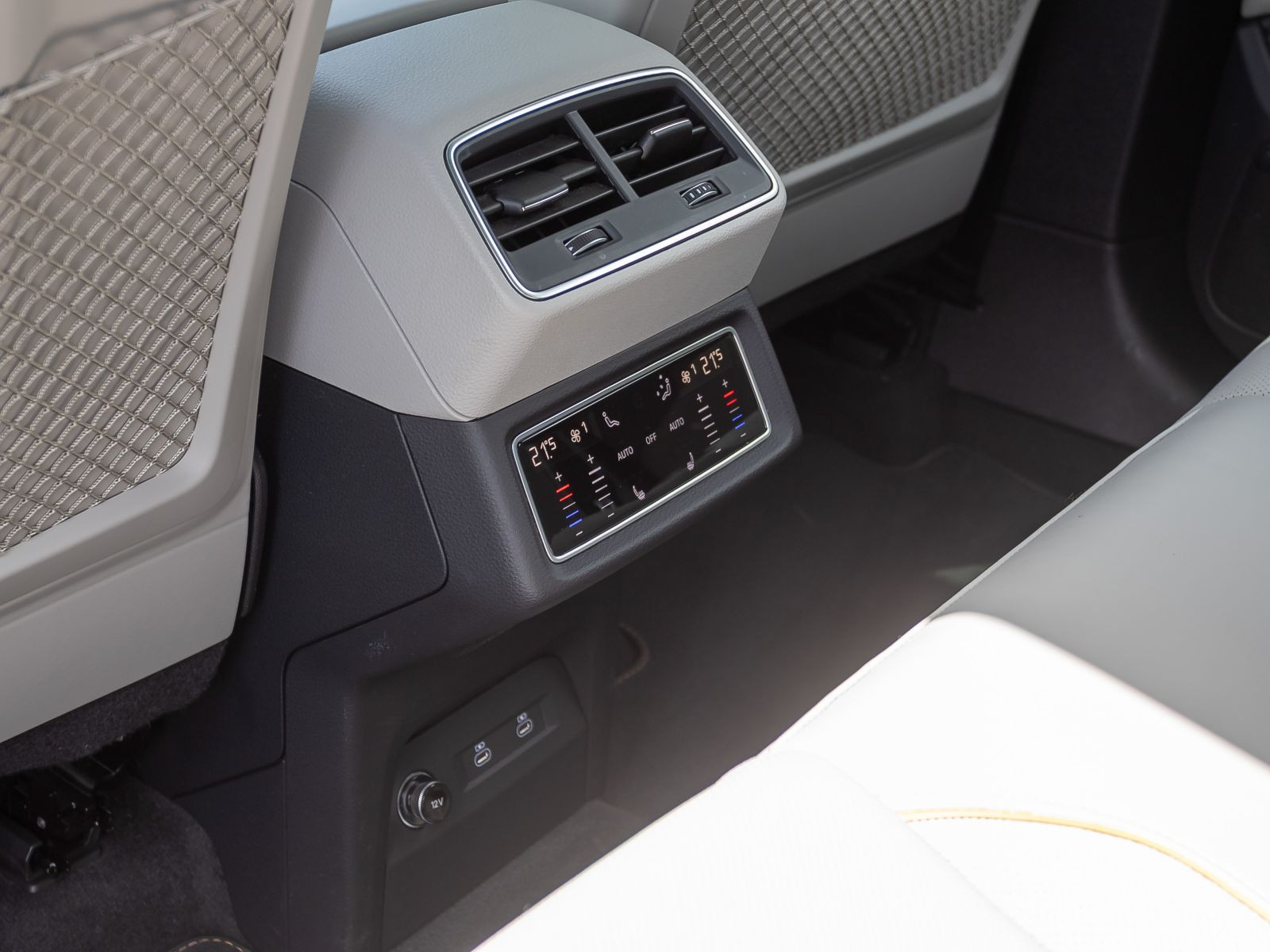 Audi Q8 e-tron Advanced 50 Navi Matrix Standklima Panorama