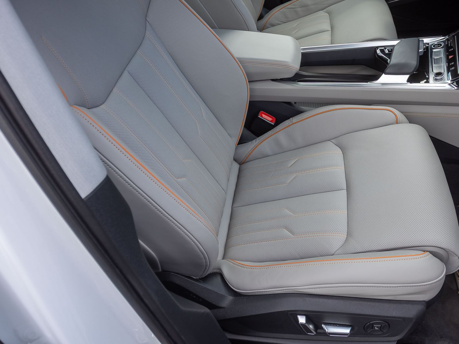 Audi Q8 e-tron Advanced 50 Navi Matrix Standklima Panorama