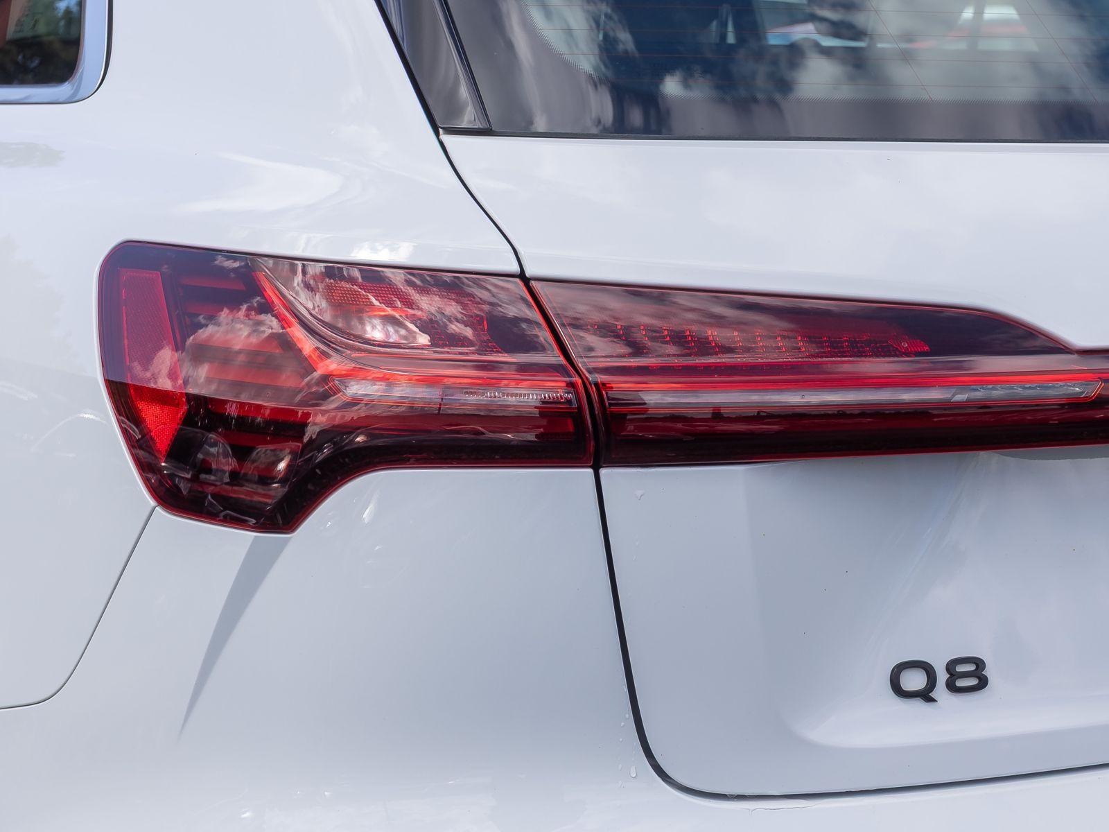 Audi Q8 e-tron Advanced 50 Navi Matrix Standklima Panorama