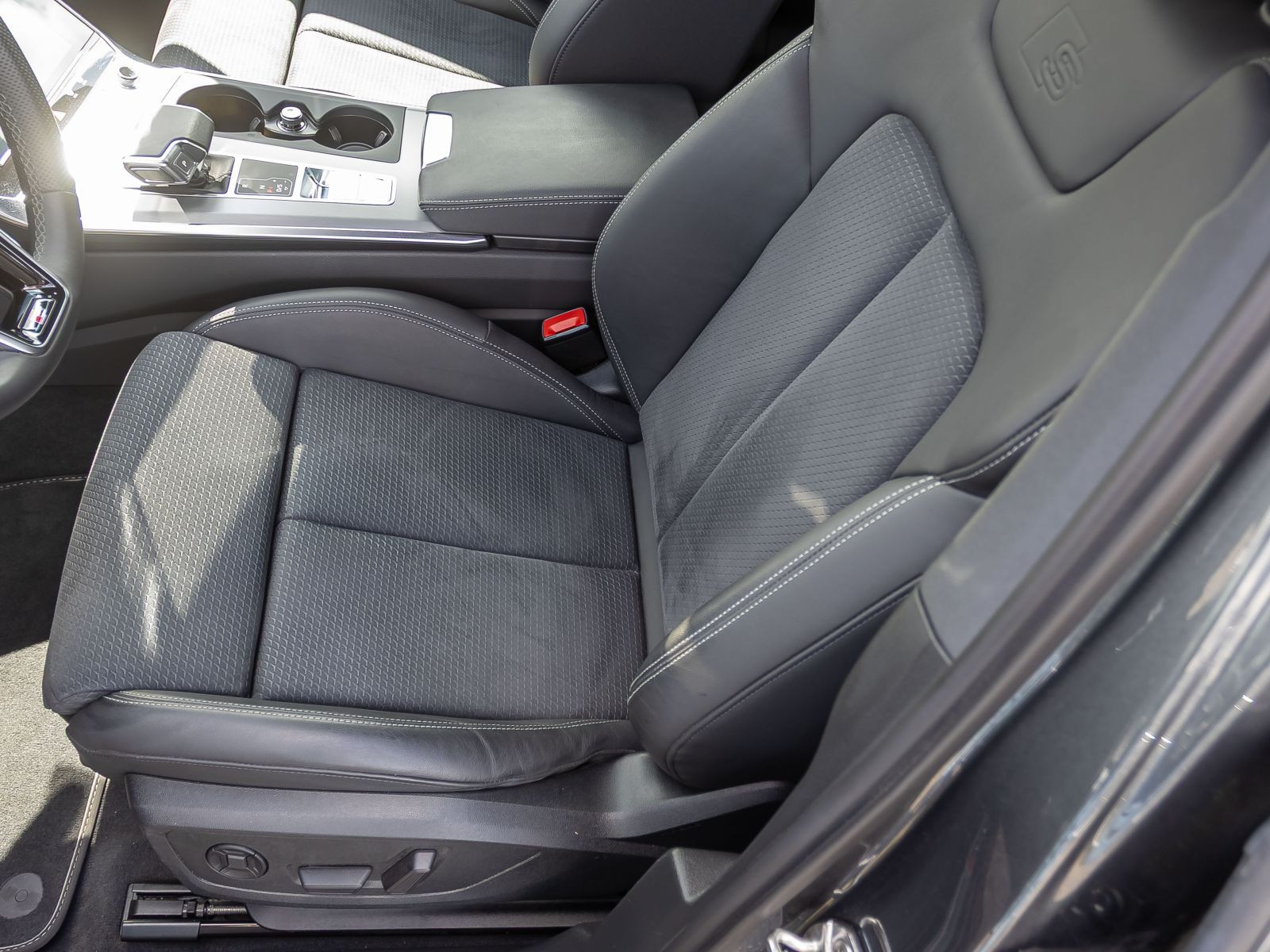 Audi A6 Avant S line TFSIe Navi Matrix Standklima HuD