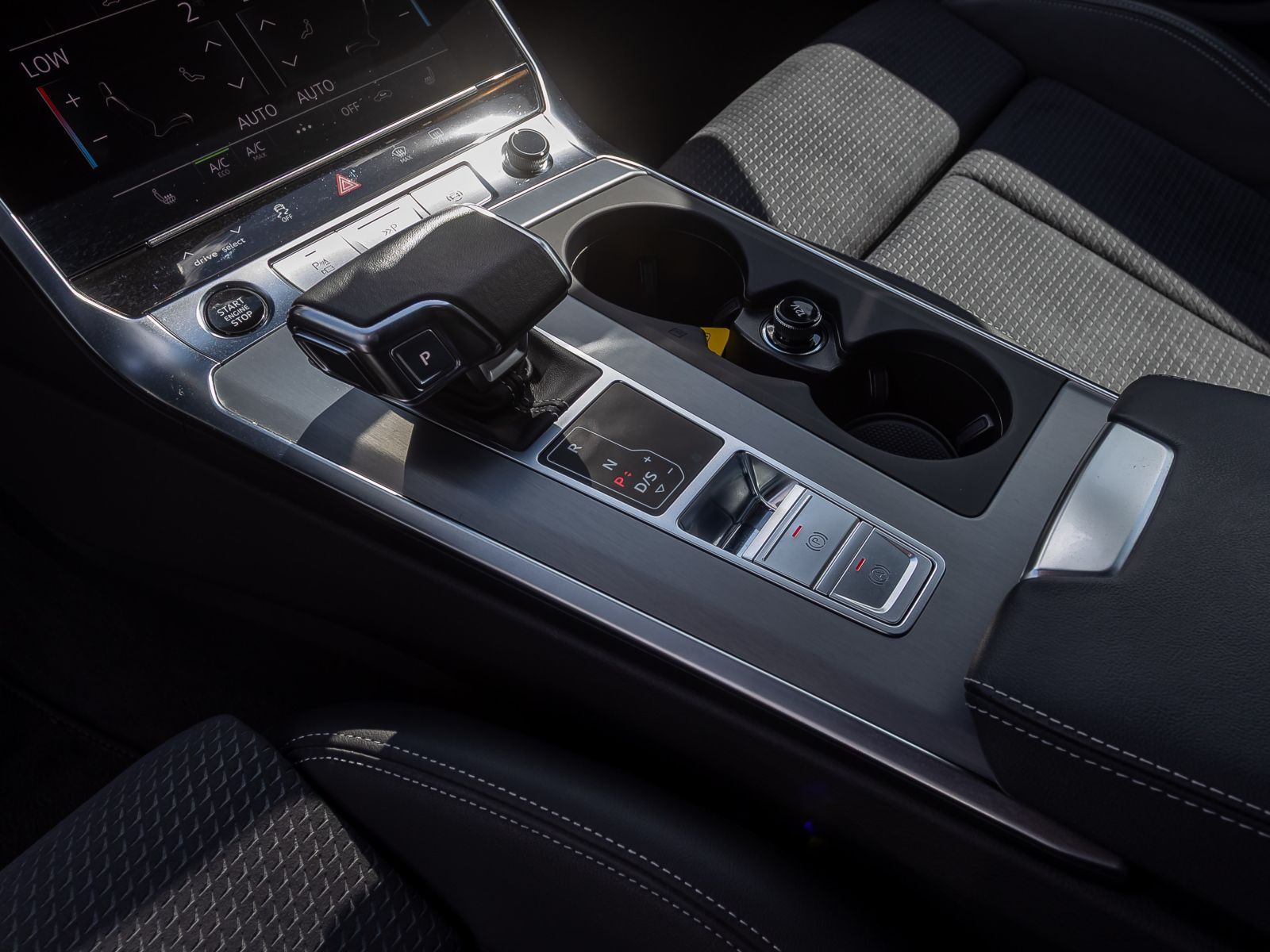 Audi A6 Avant S line TFSIe Navi Matrix Standklima HuD