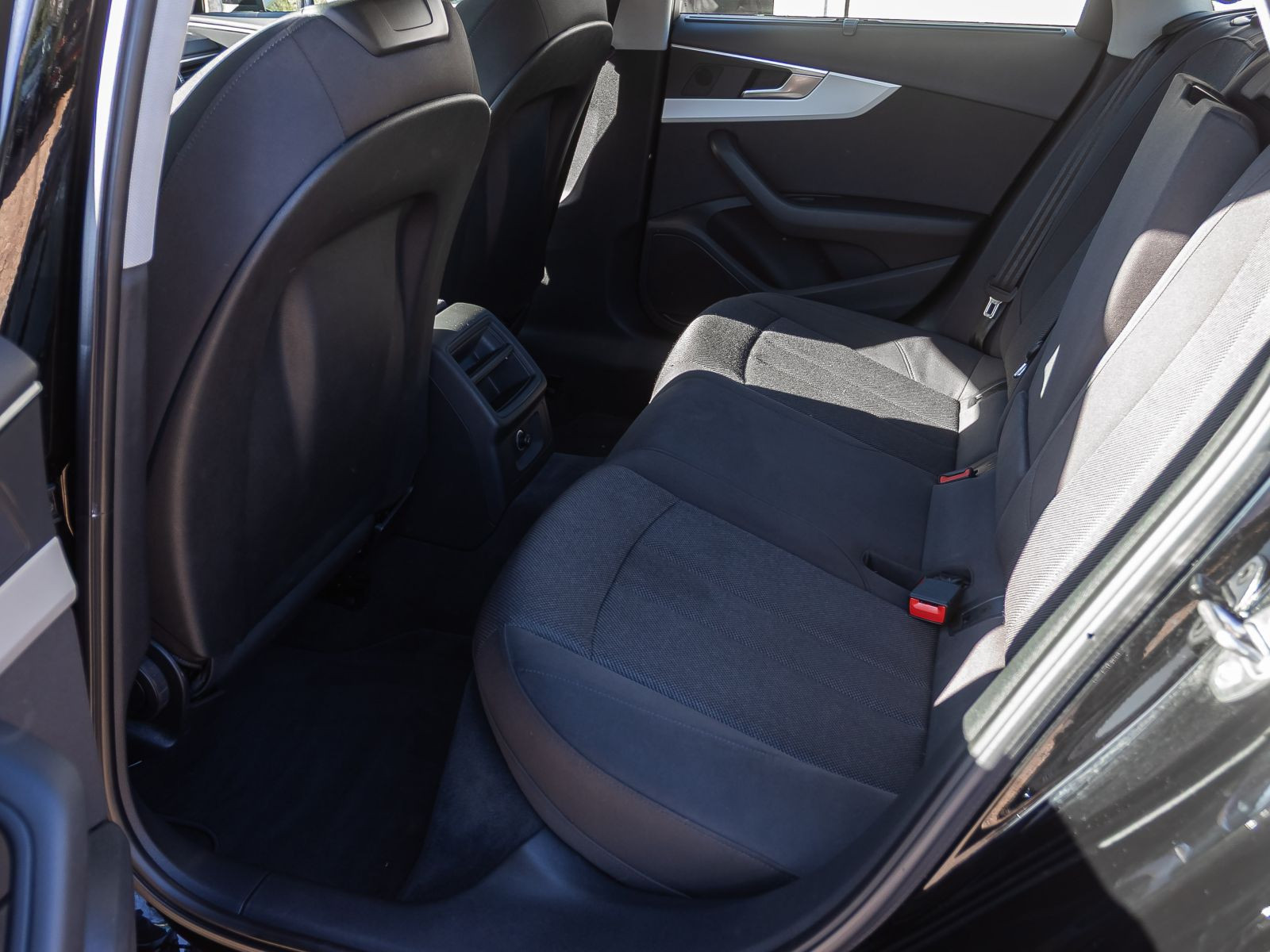 Audi A4 Avant 35TDI Stronic Navi LED GRA EPH DAB