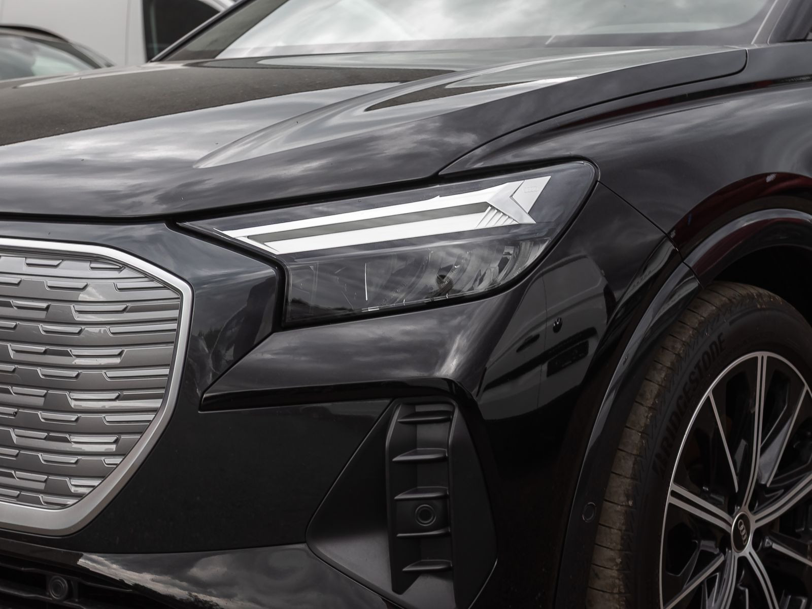 Audi Q4 Sportback e-tron 50 qu Navi LED Standklima AHK
