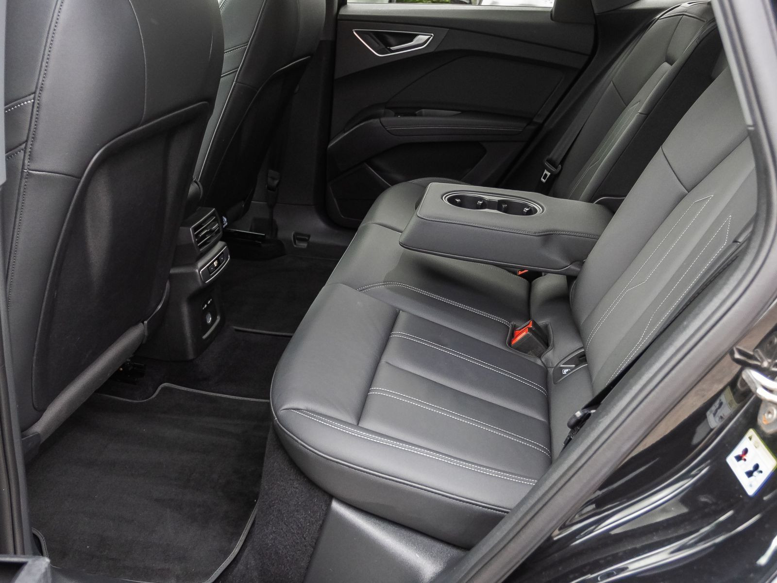 Audi Q4 Sportback e-tron 50 qu Navi LED Standklima AHK