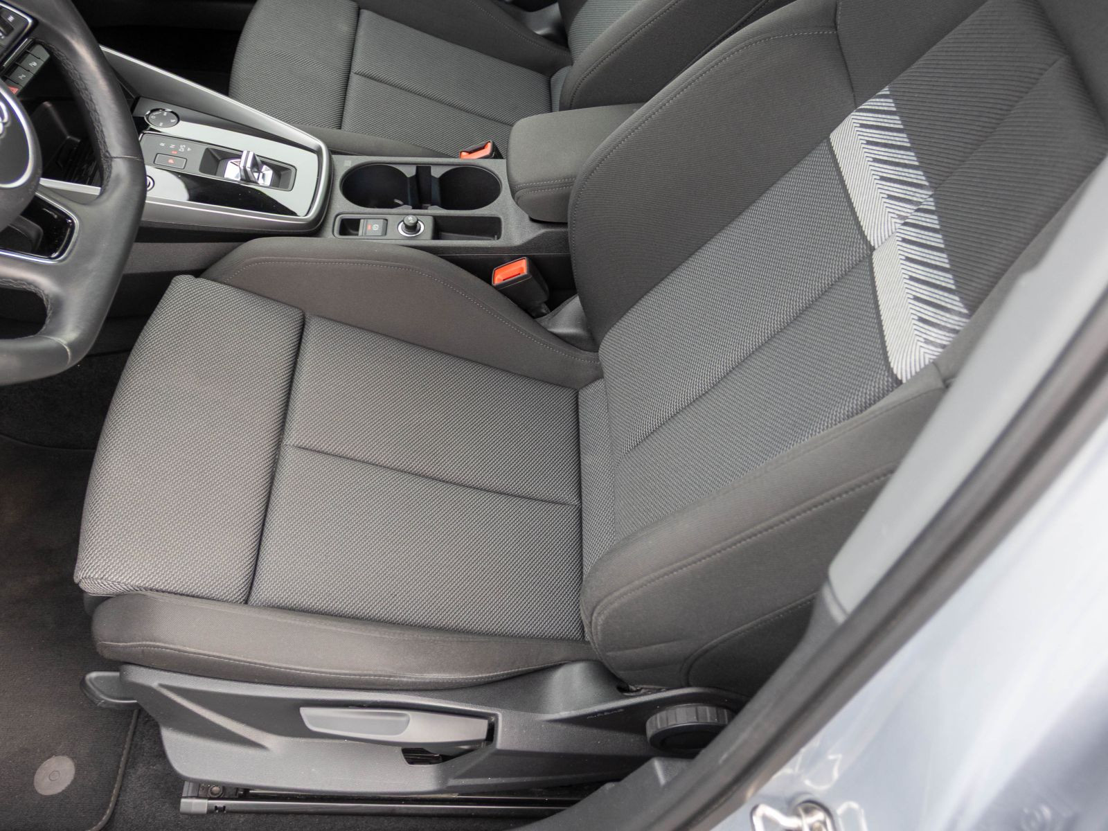 Audi A3 Sportback Advanced 40TFSIe Stronic Navi LED AHK