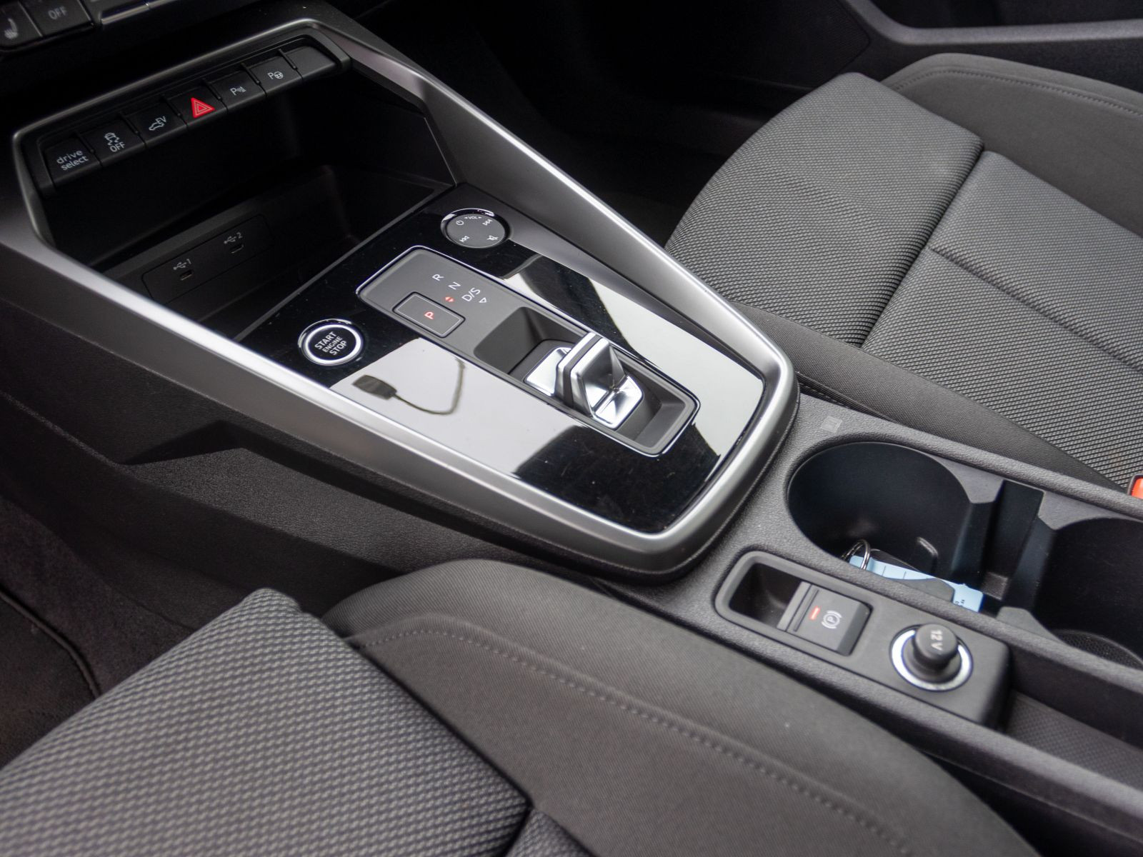 Audi A3 Sportback Advanced 40TFSIe Stronic Navi LED AHK