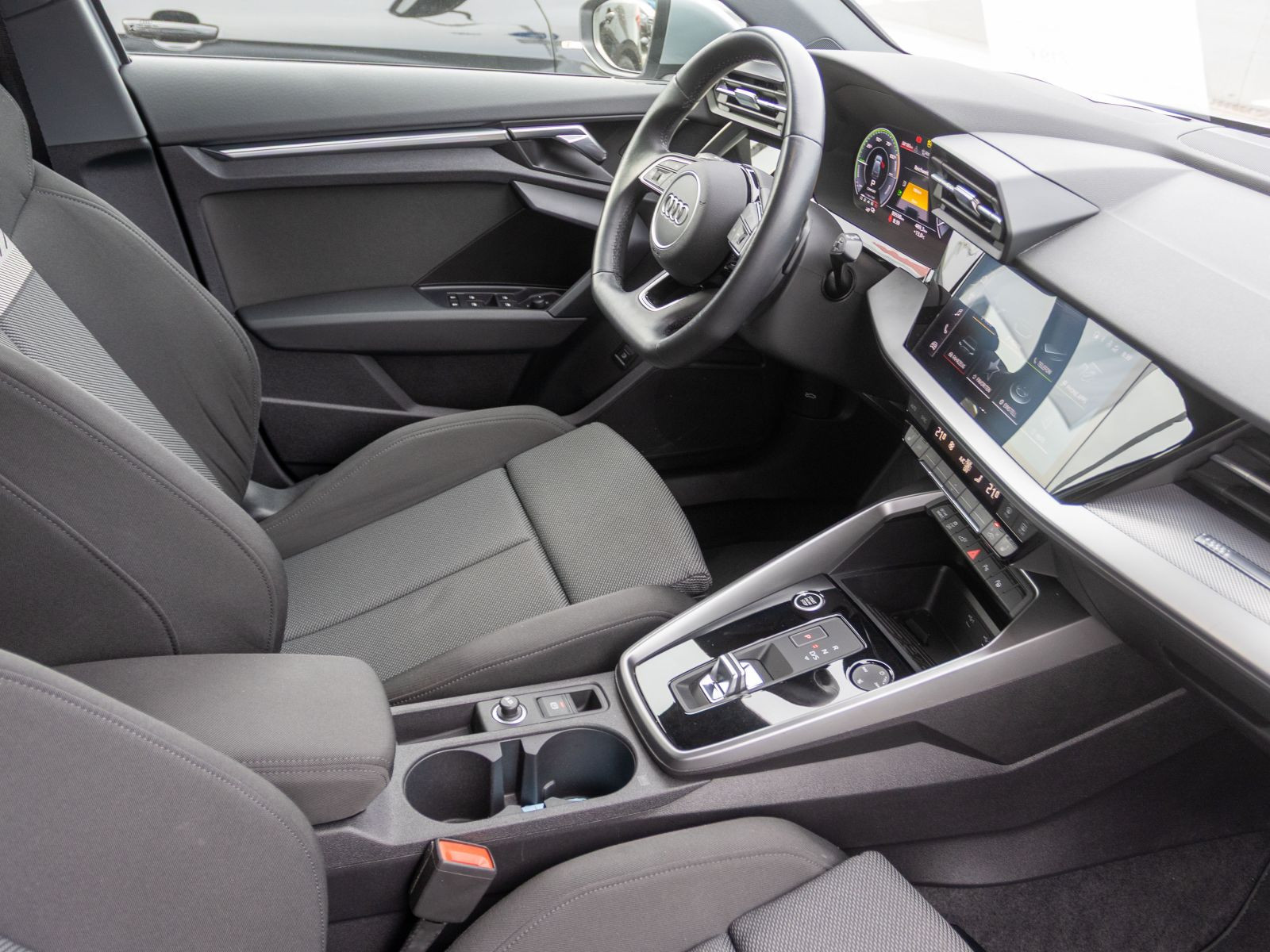Audi A3 Sportback Advanced 40TFSIe Stronic Navi LED AHK