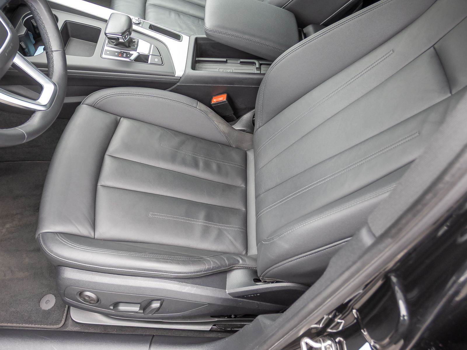 Audi A4 Avant Advanced 35TFSI Stronic Navi LED ACC EPH