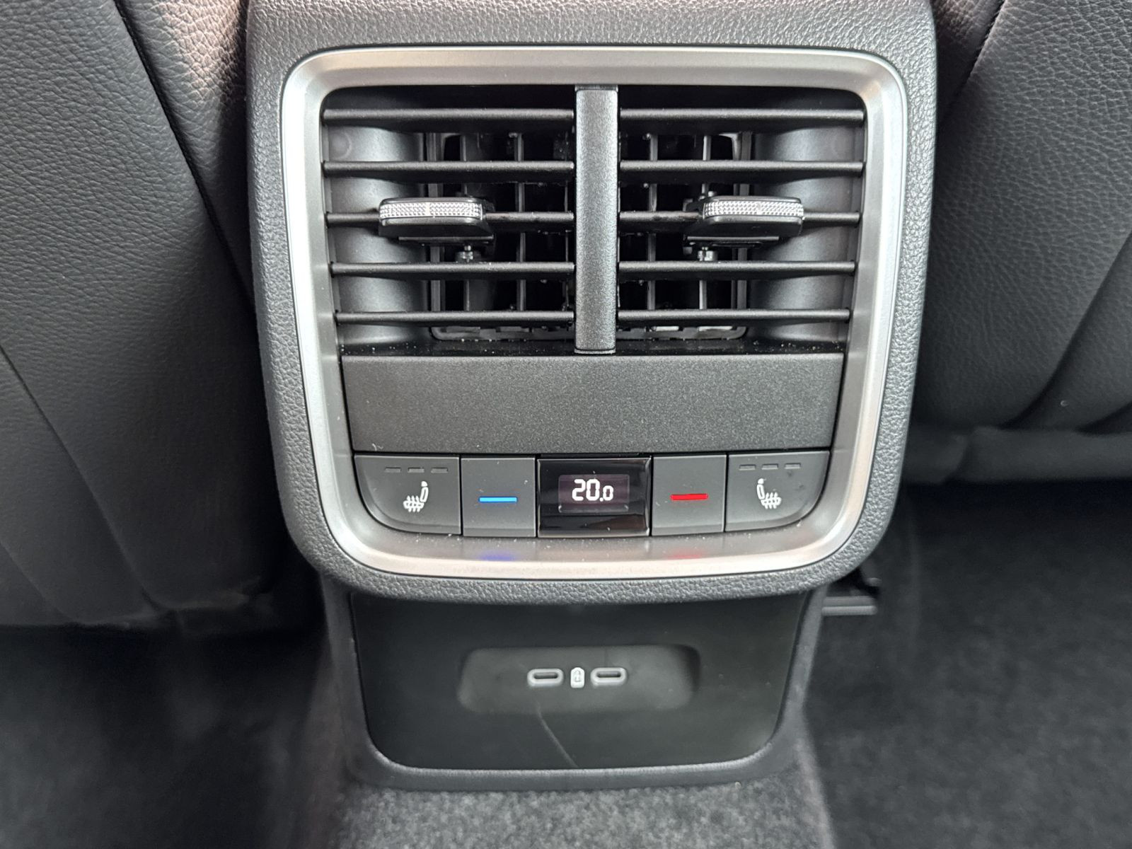 Skoda Octavia Combi Tour 2.0 TDI DSG Navi ACC HuD Pano