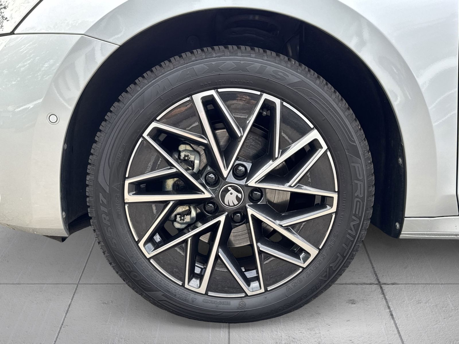 Skoda Octavia Combi Tour 2.0 TDI DSG Navi ACC HuD Pano