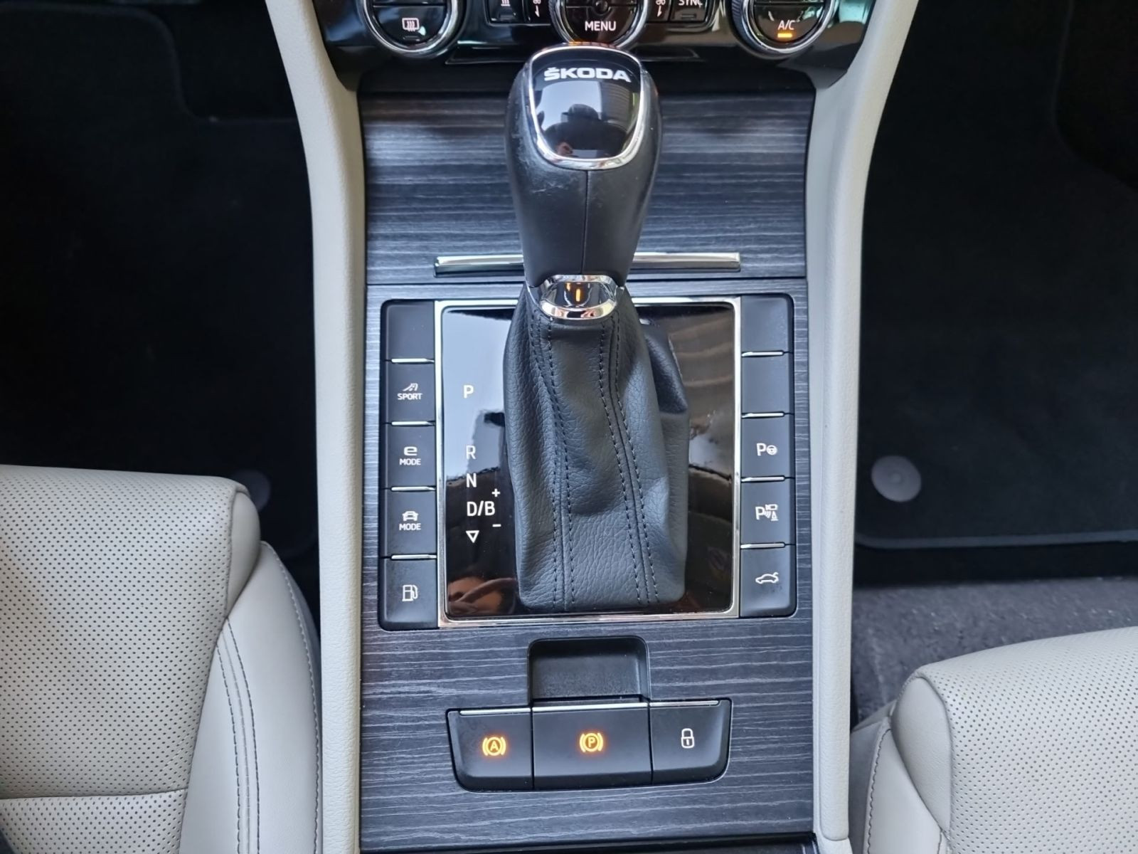 Skoda Superb Combi 1.4 TSI iV Style Navi Panorama EPH