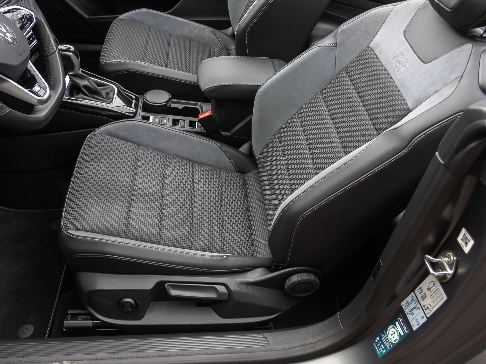 Volkswagen T-Roc Cabriolet R-Line 1.5TSI DSG Navi Matrix ACC AHK