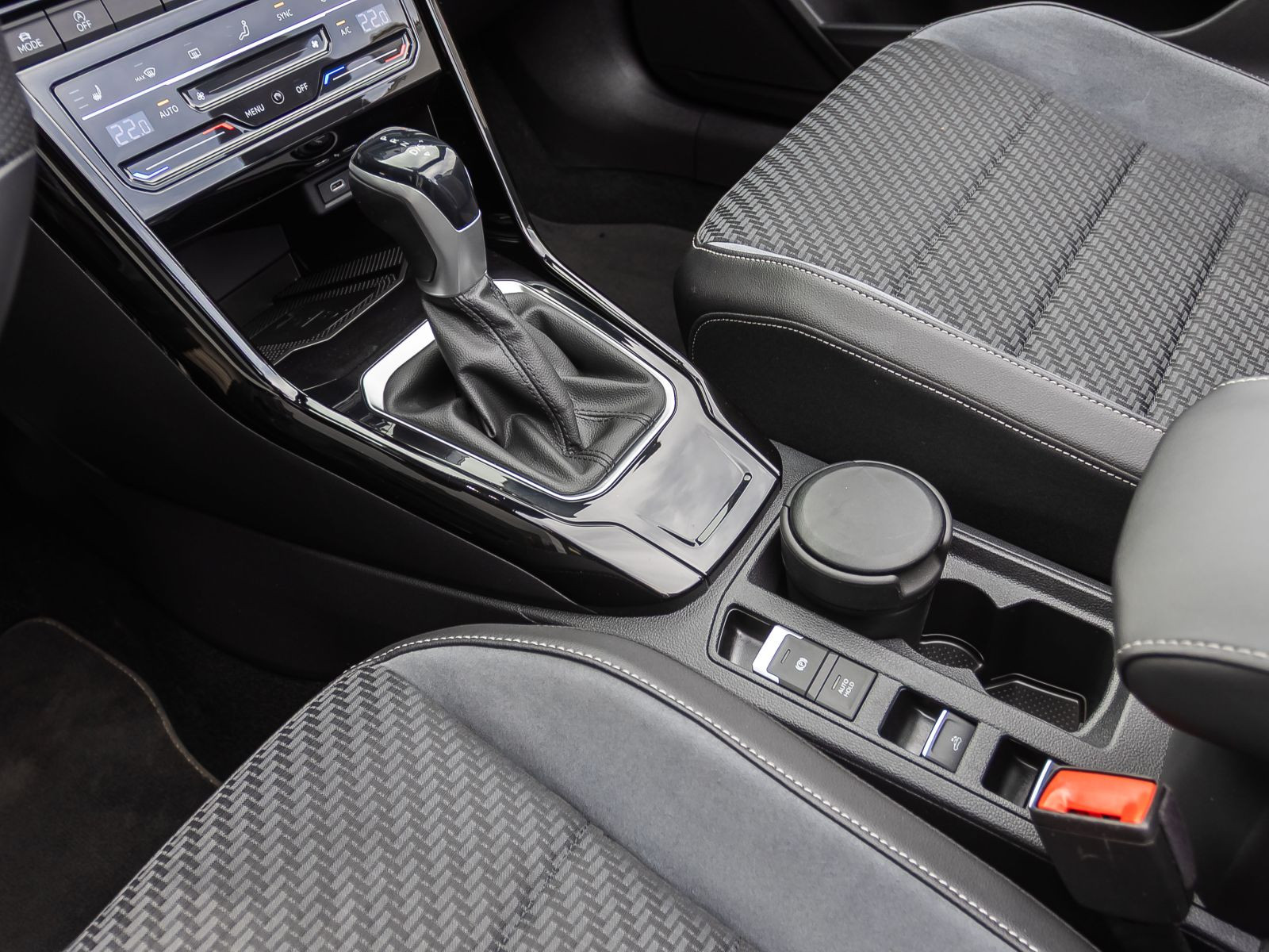 Volkswagen T-Roc Cabriolet R-Line 1.5TSI DSG Navi Matrix ACC AHK