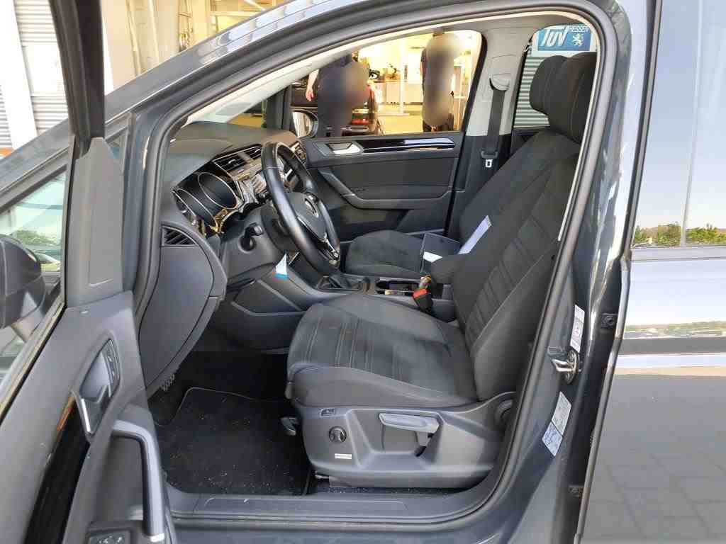 Volkswagen Touran Comfortline 2.0TDI DSG Standhzg Panorama ACC