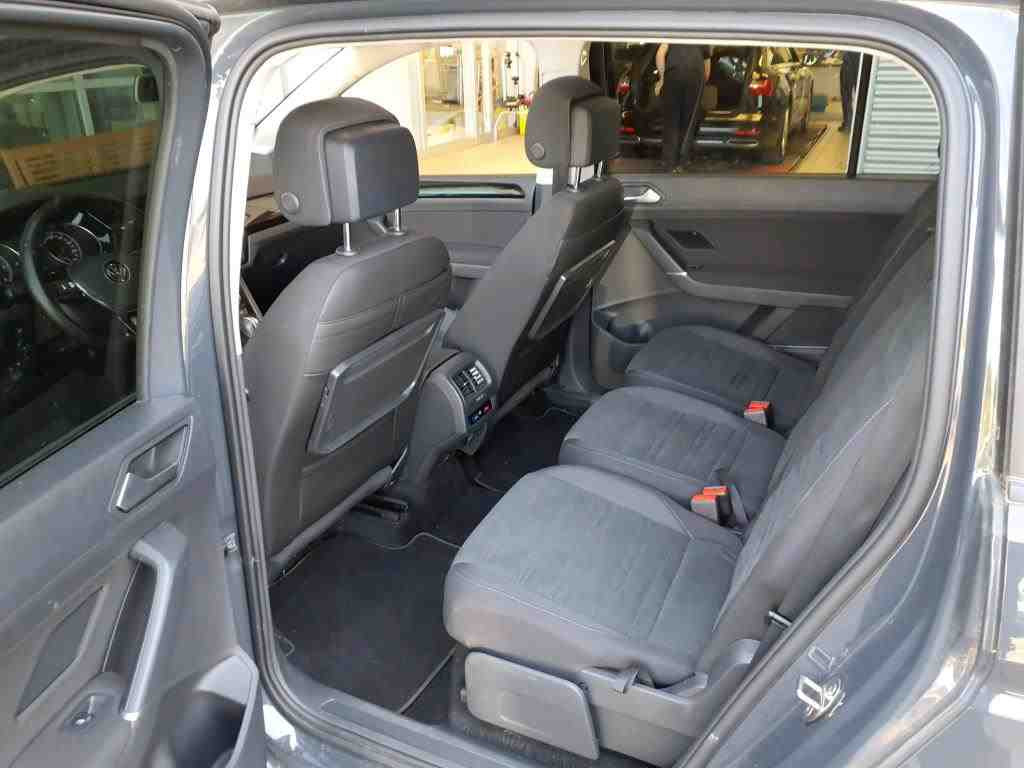 Volkswagen Touran Comfortline 2.0TDI DSG Standhzg Panorama ACC