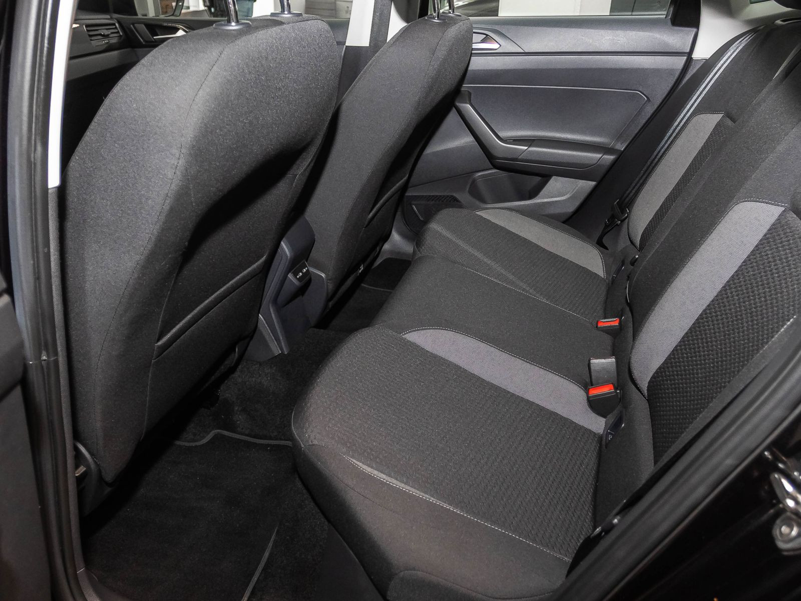 Volkswagen Polo Life 1.0 MPI Navi LED EPH CarPlay DAB