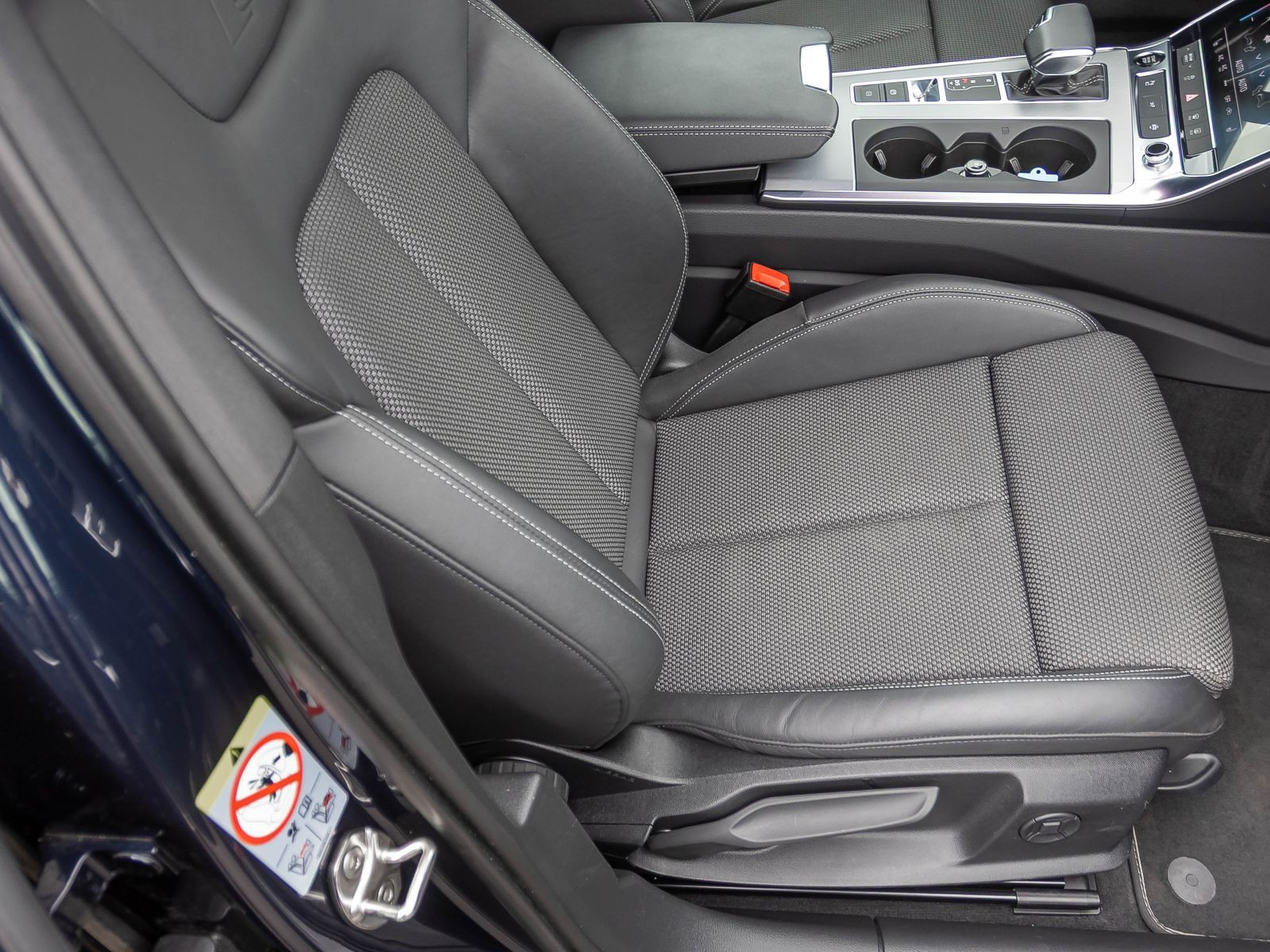 Audi A6 Avant S line 50TFSIe Navi ACC EPH