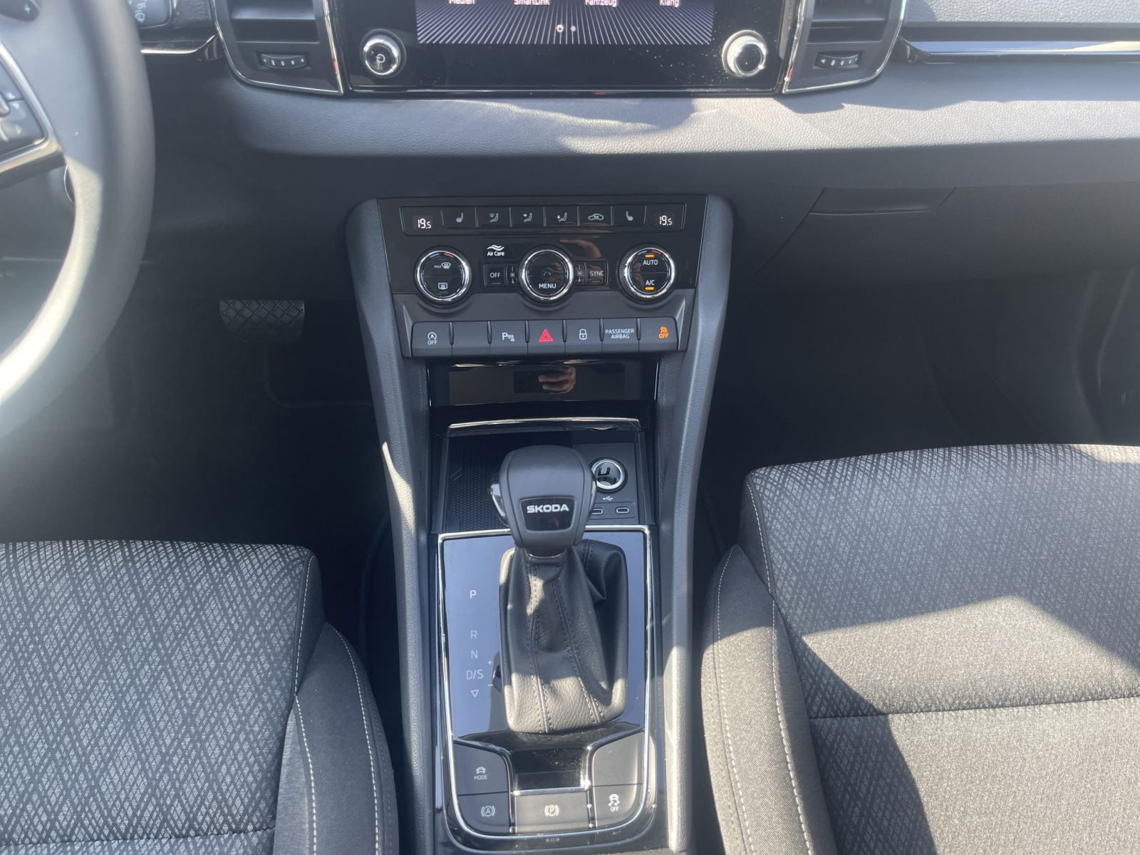 Skoda Karoq Selection 1.5 TSI DSG Navi ACC RFK Carplay