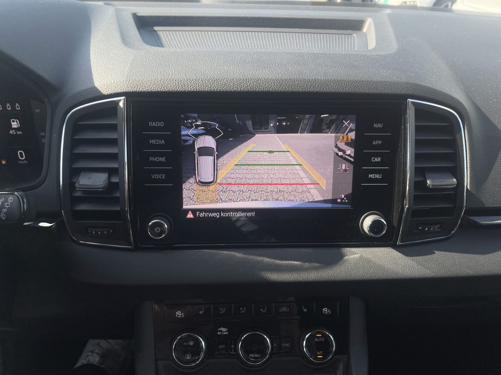 Skoda Karoq Selection 1.5 TSI DSG Navi ACC RFK Carplay