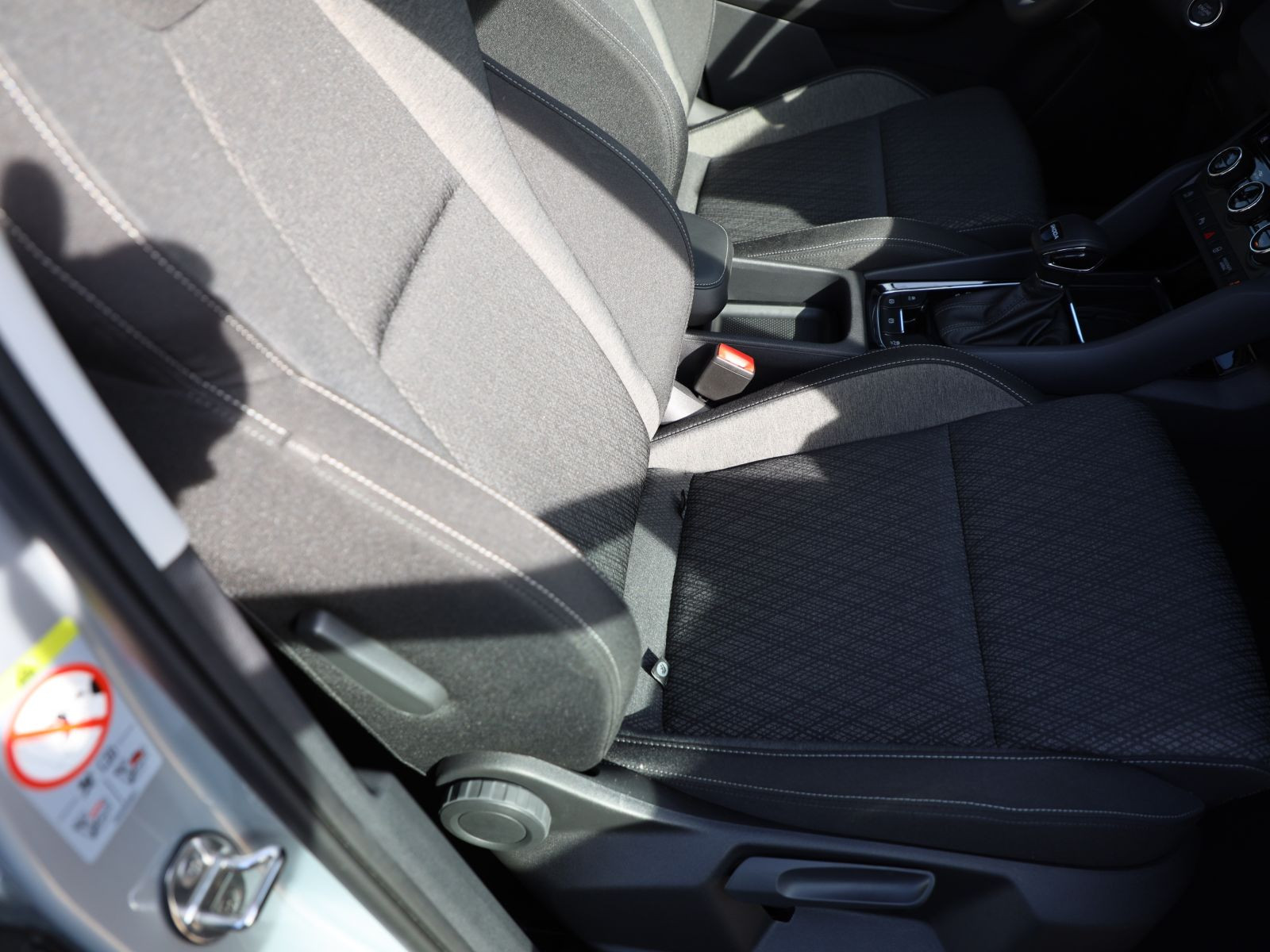 Skoda Karoq Selection 1.5 TSI DSG Navi ACC RFK Carplay