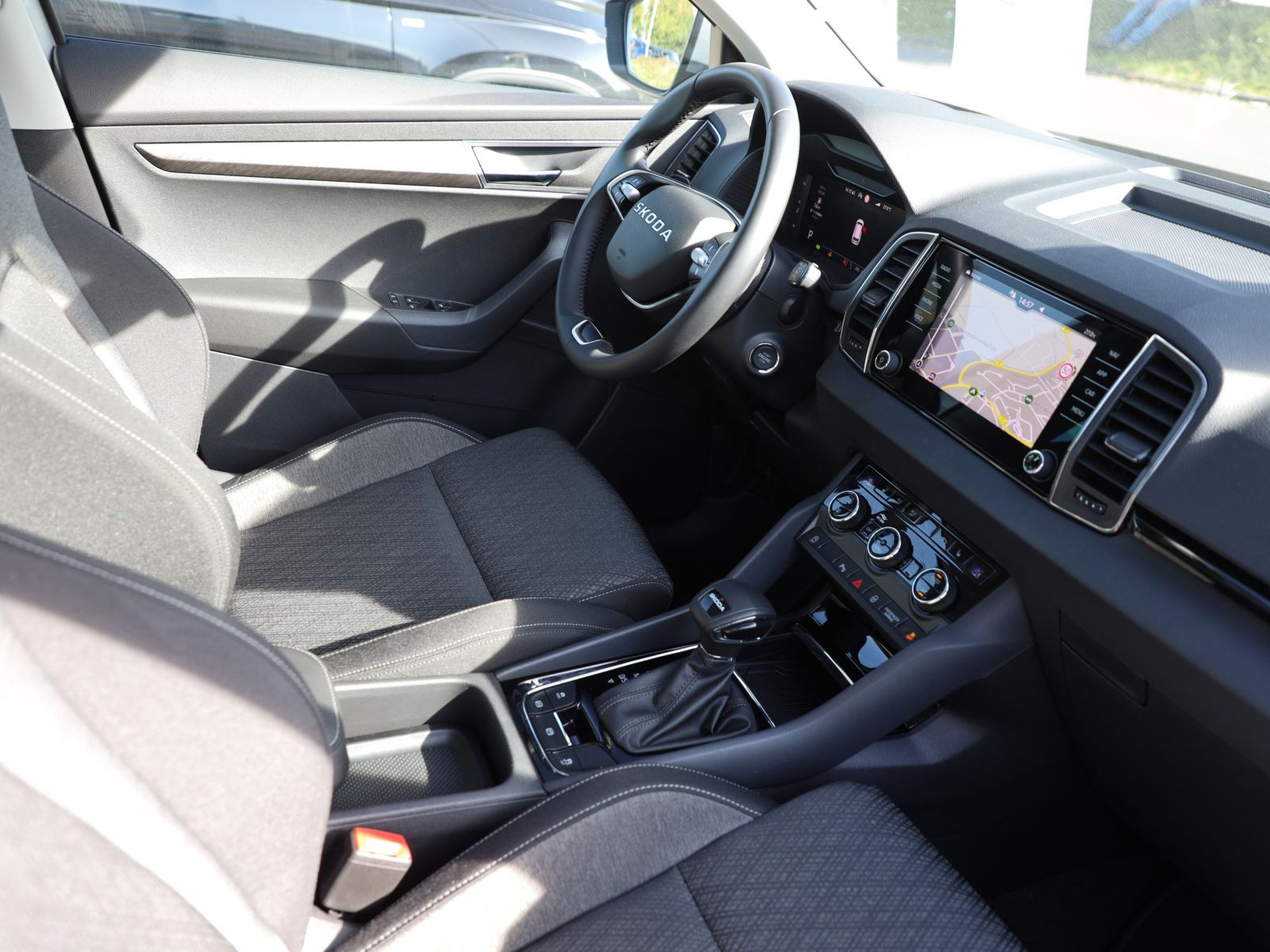 Skoda Karoq Selection 1.5 TSI DSG Navi ACC RFK Carplay