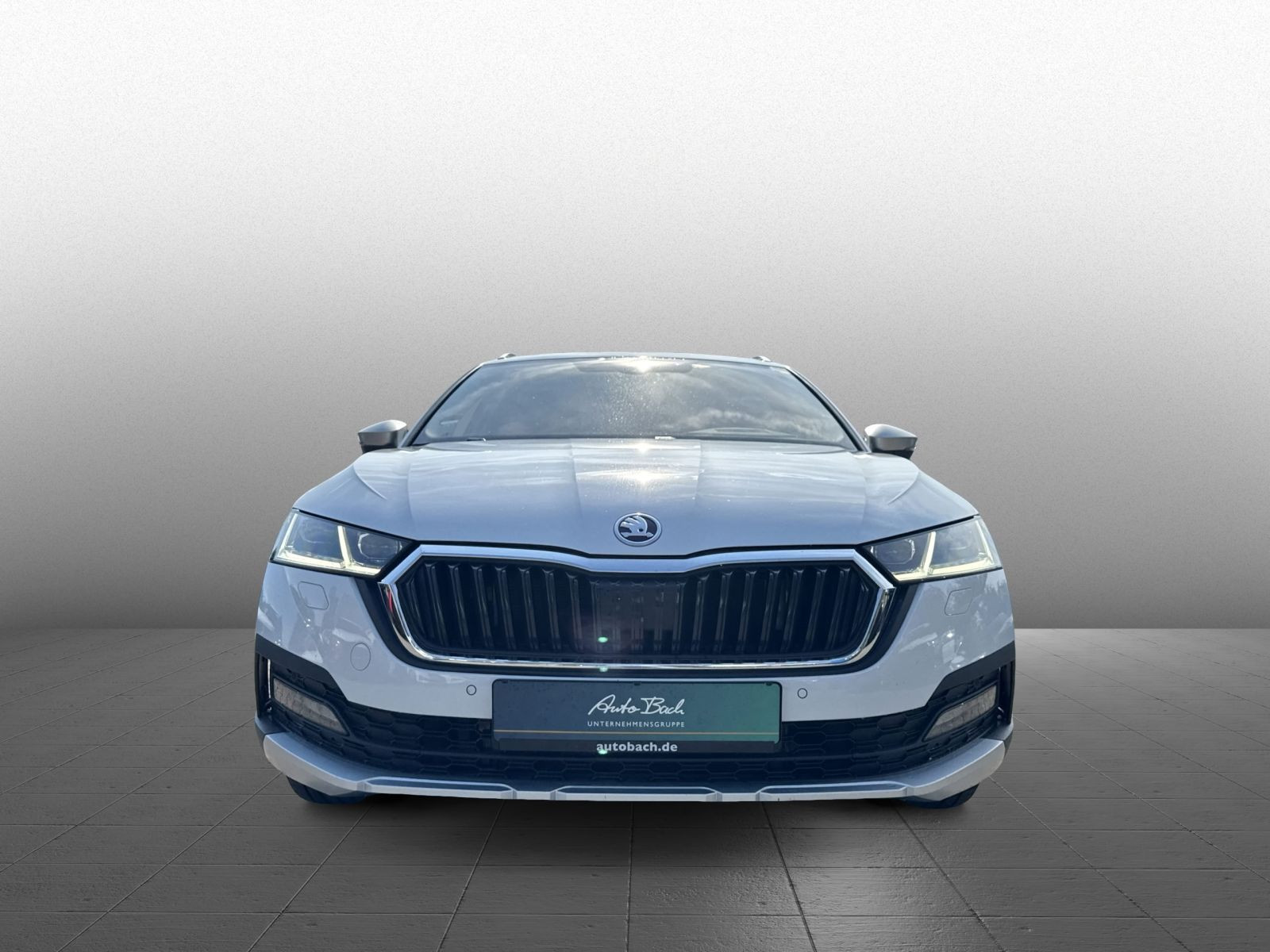 Skoda Octavia Combi Scout 2.0 TDI 4x4 DSG Navi HuD AHK