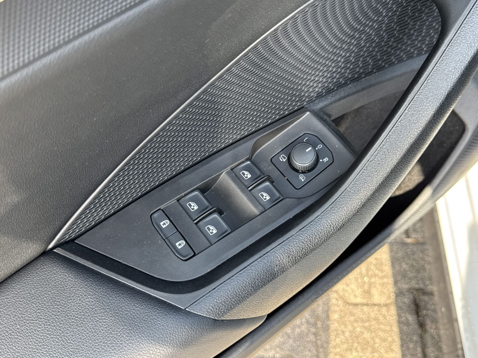 Skoda Octavia Combi Scout 2.0 TDI 4x4 DSG Navi HuD AHK